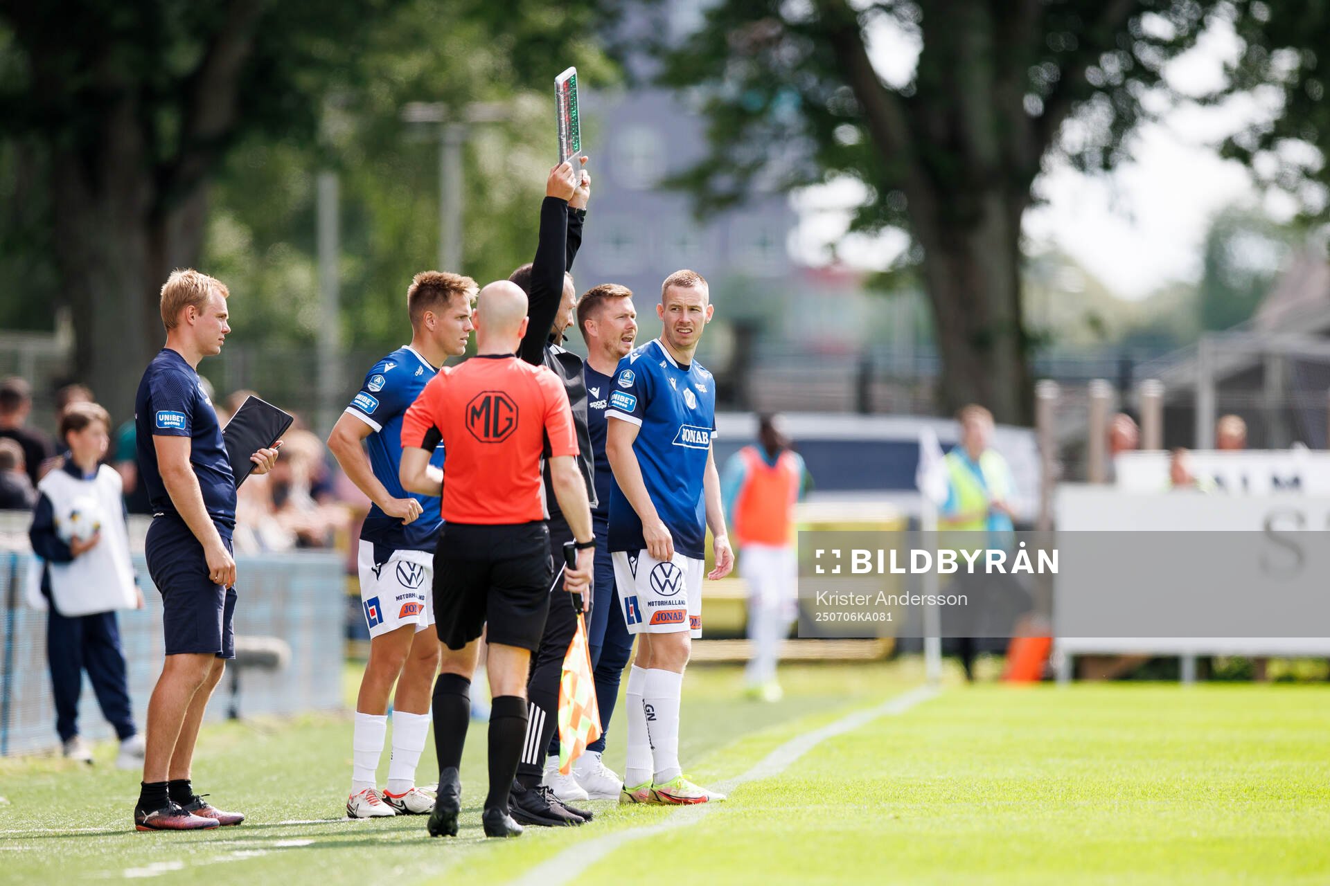 Halmstads Niilo Mäenpää och Gisli Eyjolfsson byts in