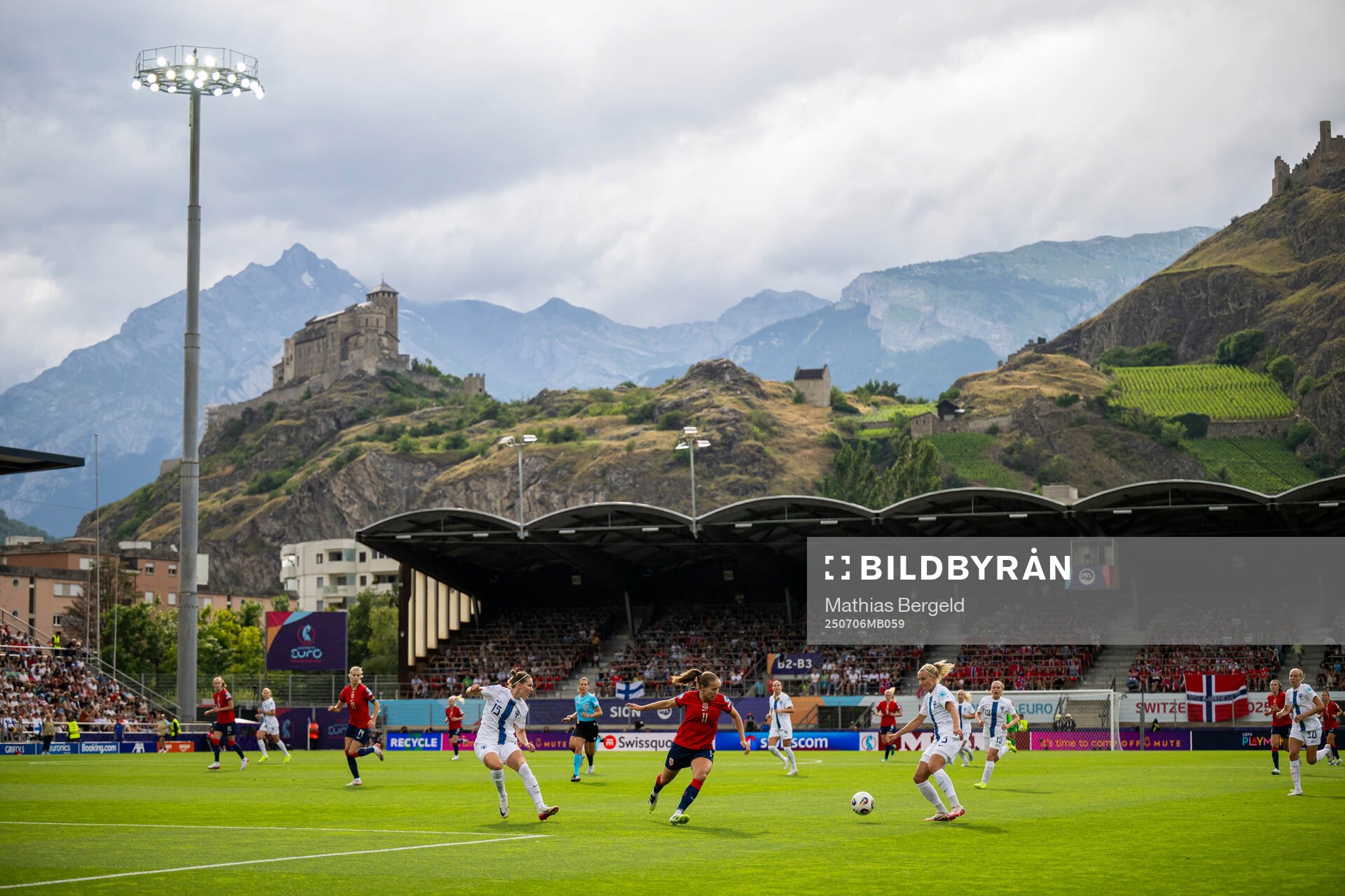 Natalia Kuikka and Eva Nyström of Finland and Guro Reiten
