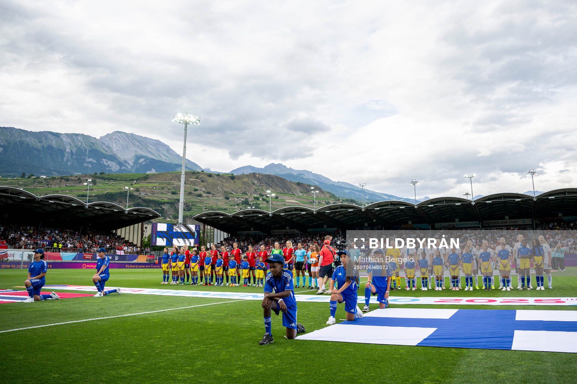 Players of Norway and of Finland