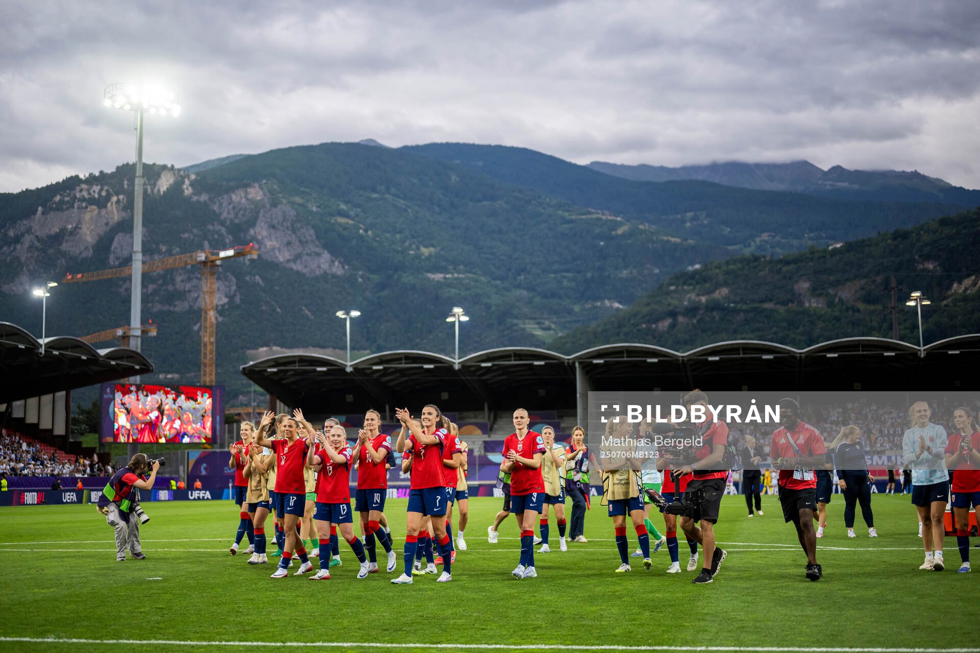 Players of Norway celebrate