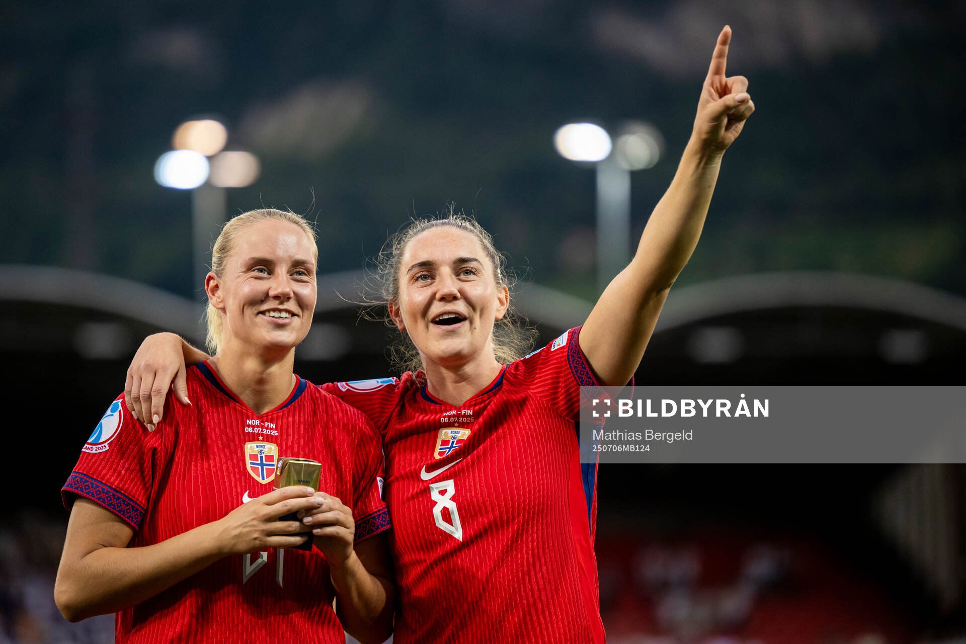 Lisa Naalsund and Vilde Bøe Risa of Norway celebrate