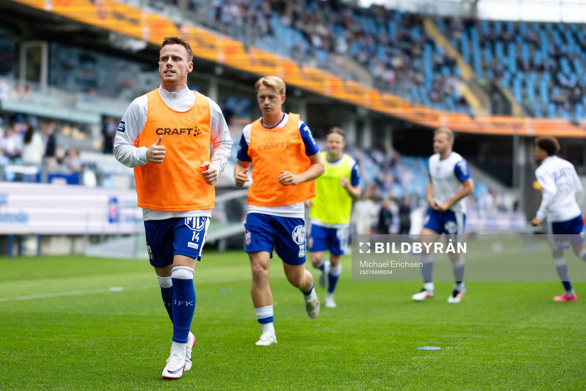 IFK Göteborgs Tobias Heintz värmer upp