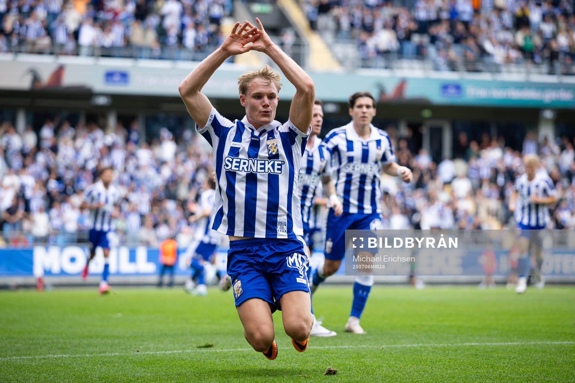 IFK Göteborgs Max Fenger jublar