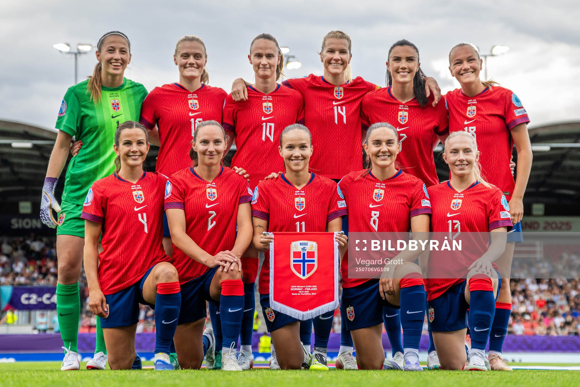 The starting eleven of Norway pose for a team photo