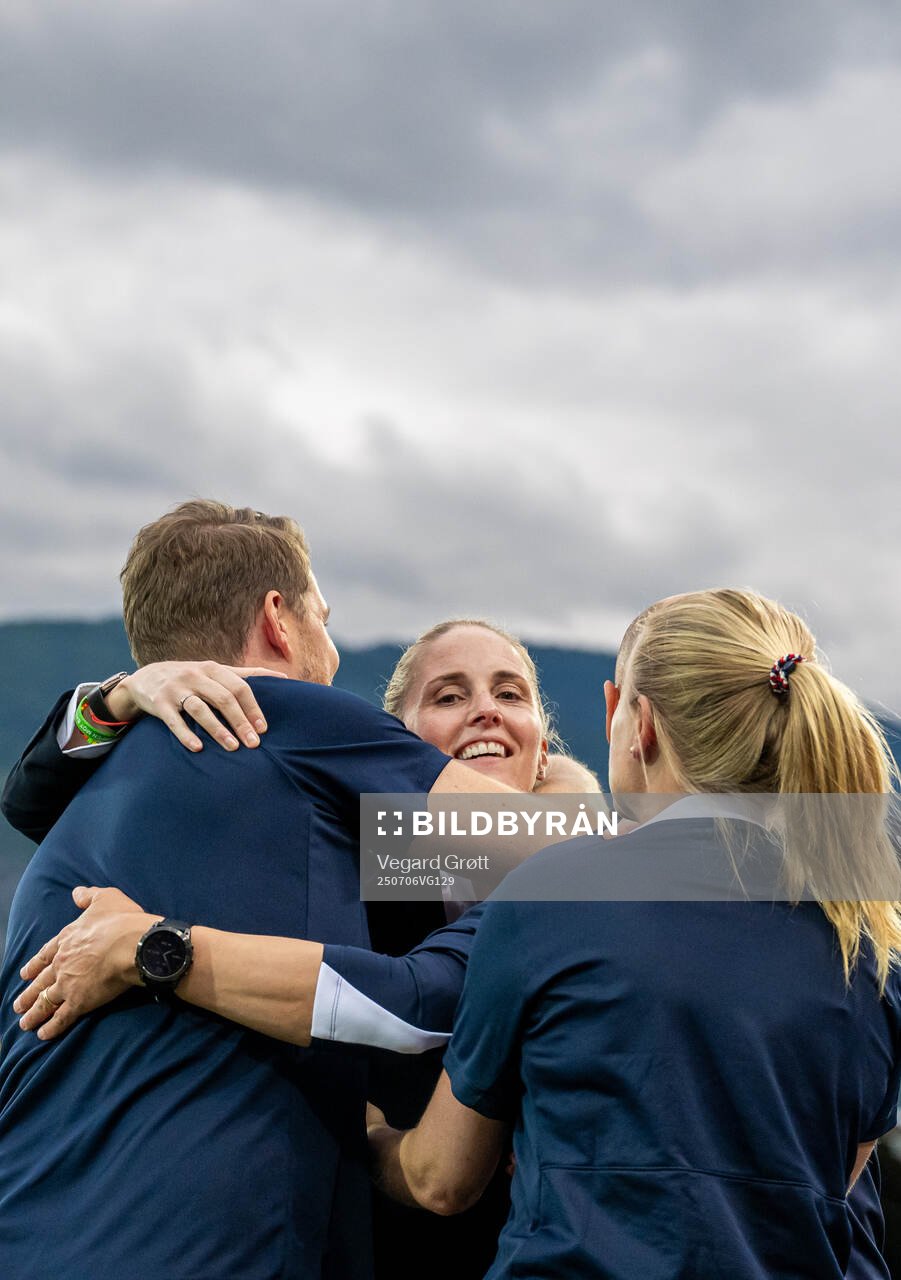 Gemma Grainger, head coach of Norway, celebrates with staff