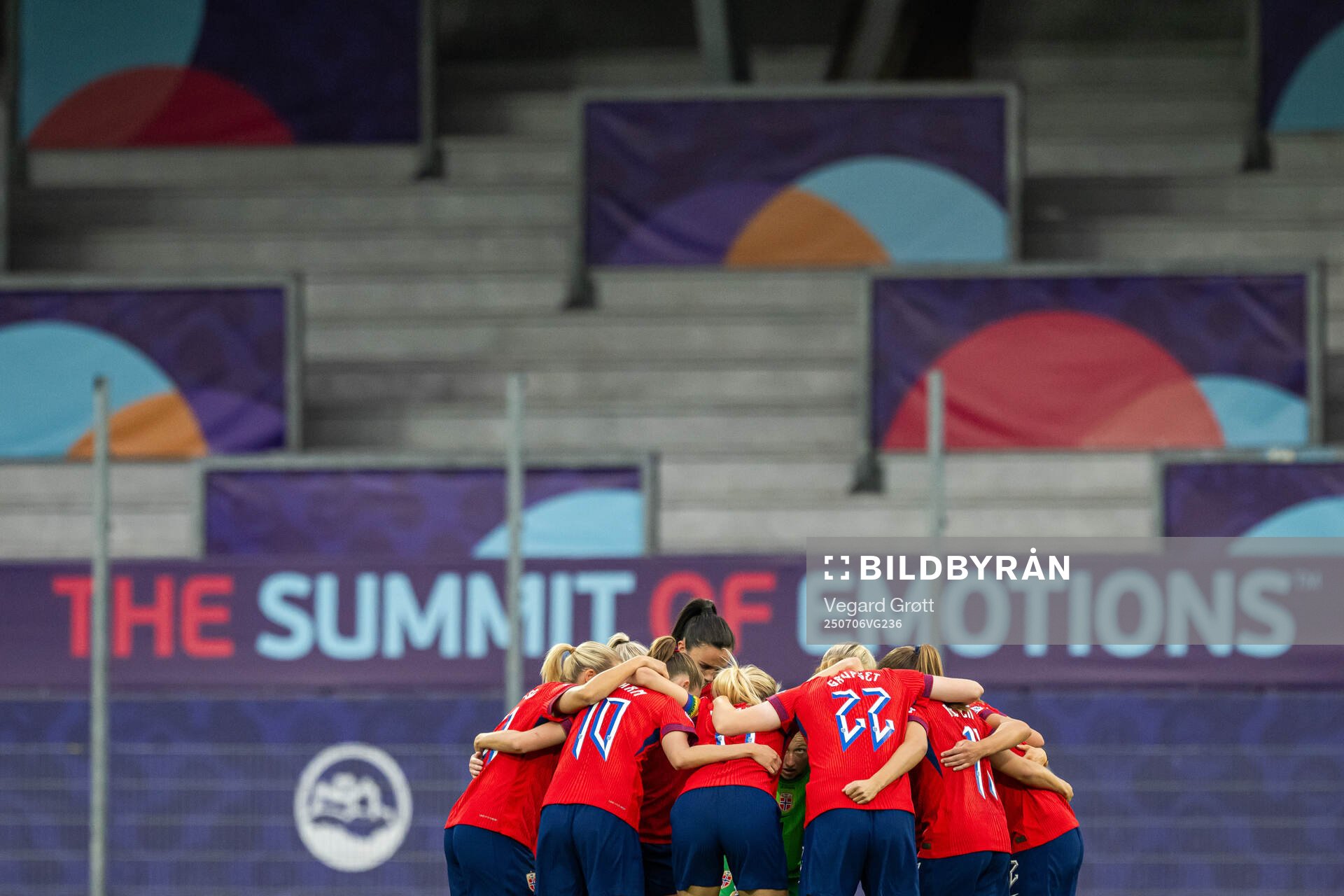 Caroline Graham Hansen, Ingrid Syrstad Engen, goalkeeper