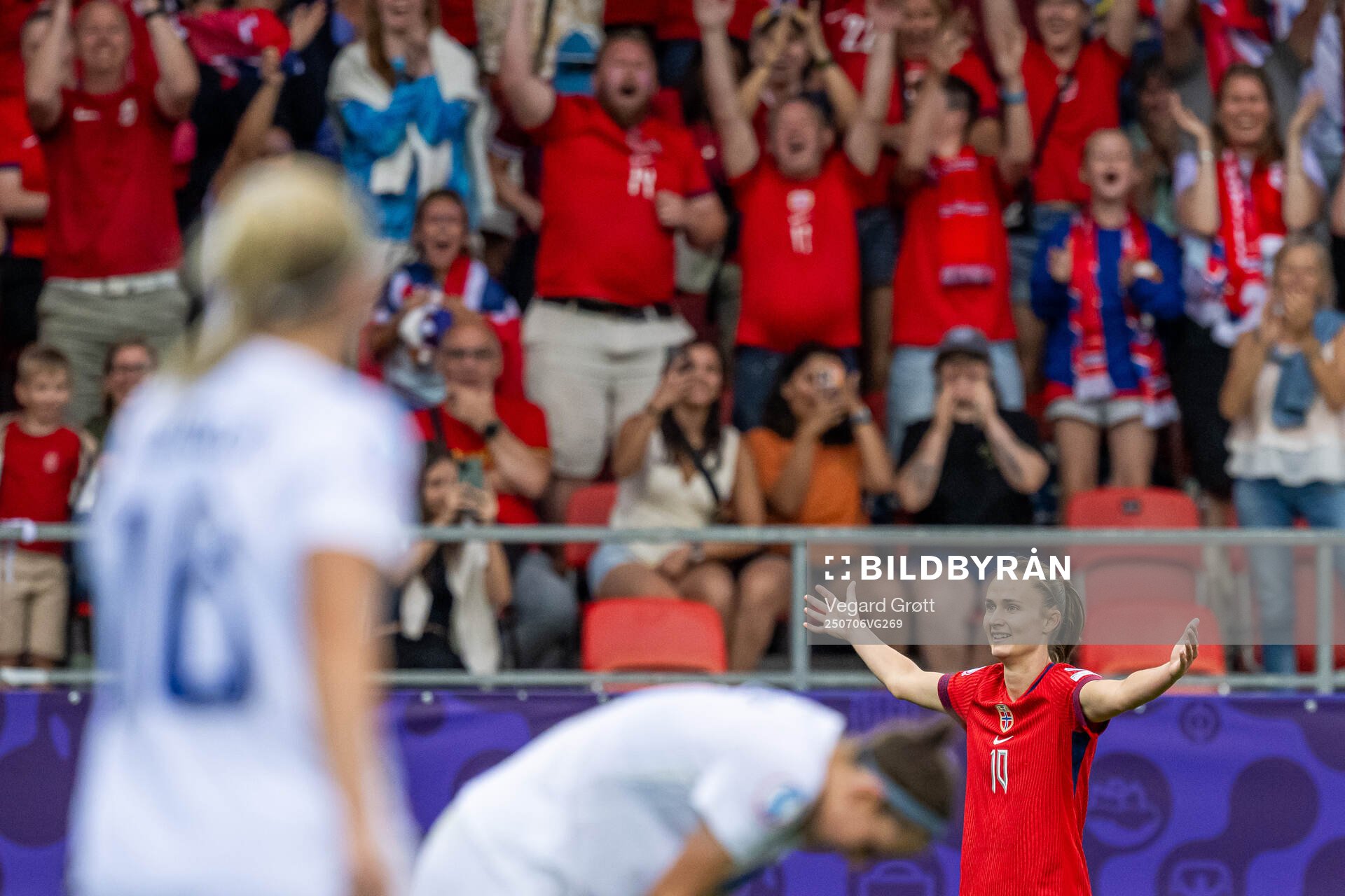 Caroline Graham Hansen of Norway celebrates