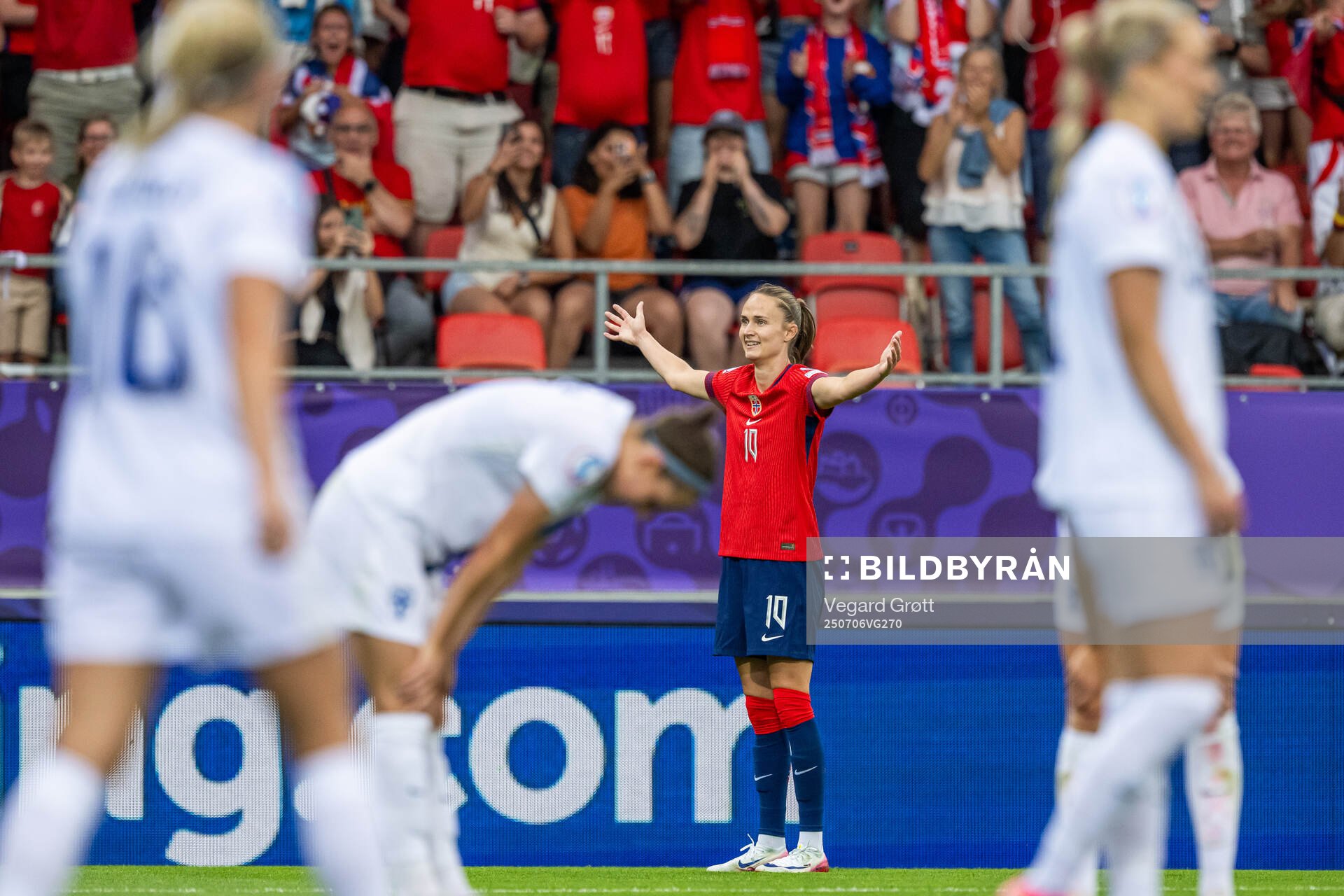 Caroline Graham Hansen of Norway celebrates