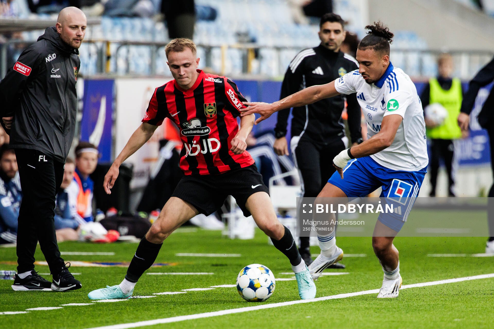 Brommapojkarnas Victor Lind och IFK Norrköpings Moutaz