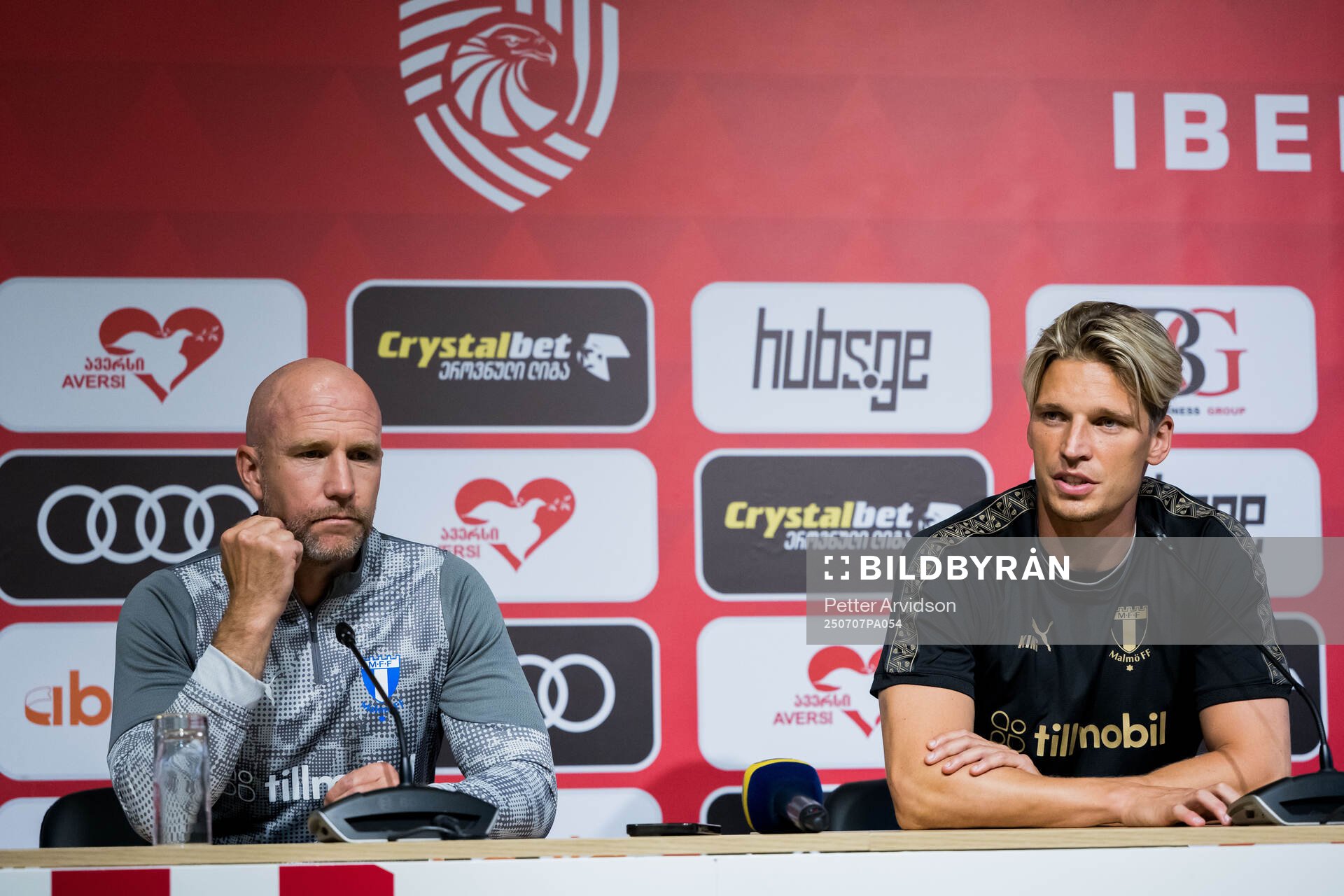 Head coach Henrik Rydström and Jens Stryger Larsen of