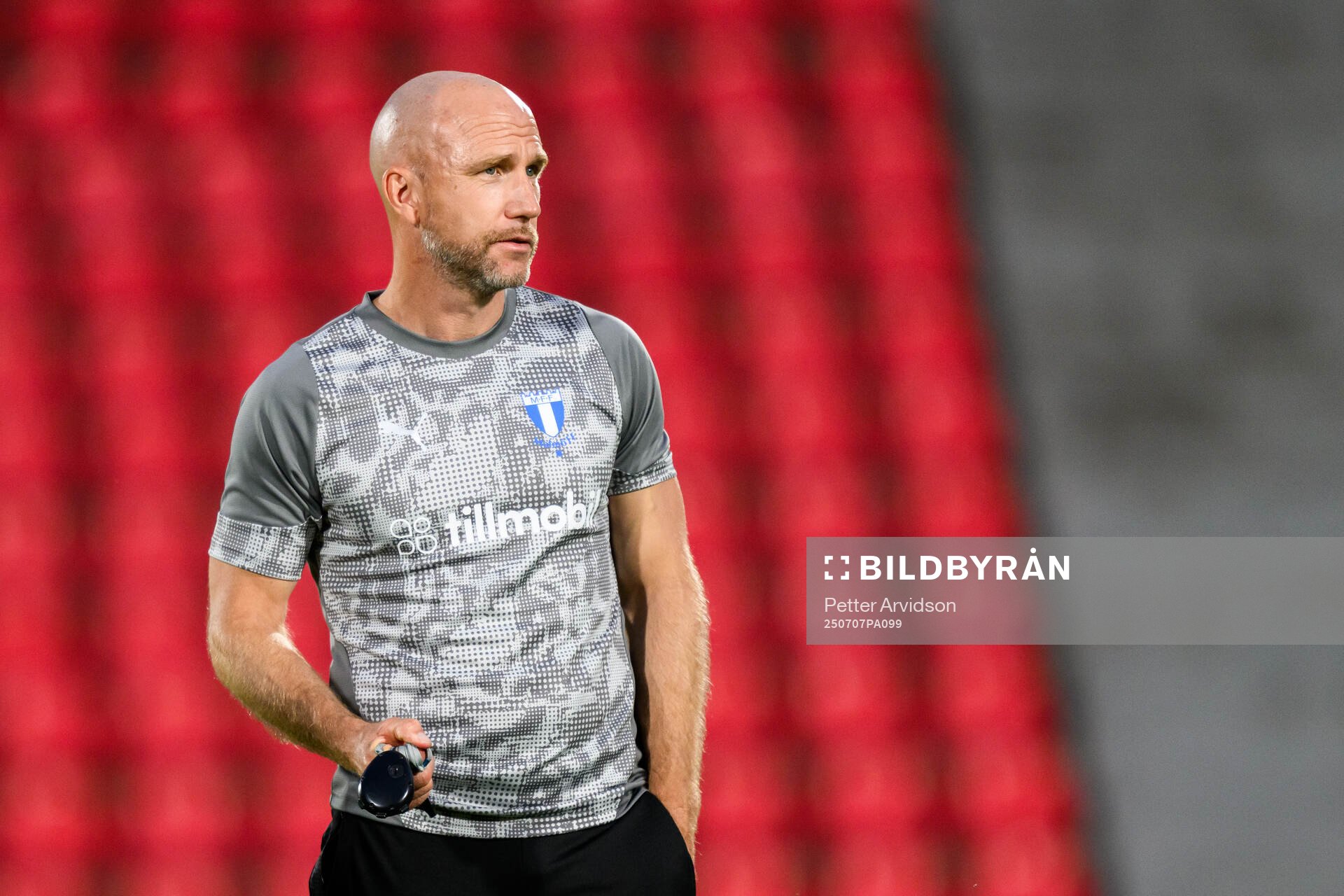 Head coach Henrik Rydström