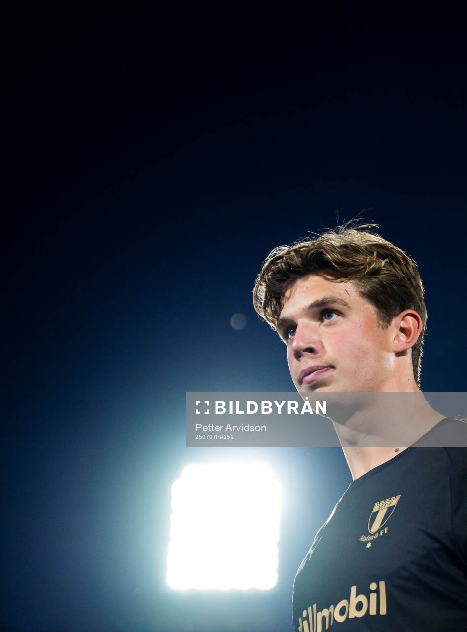 Goalkeeper Melker Ellborg