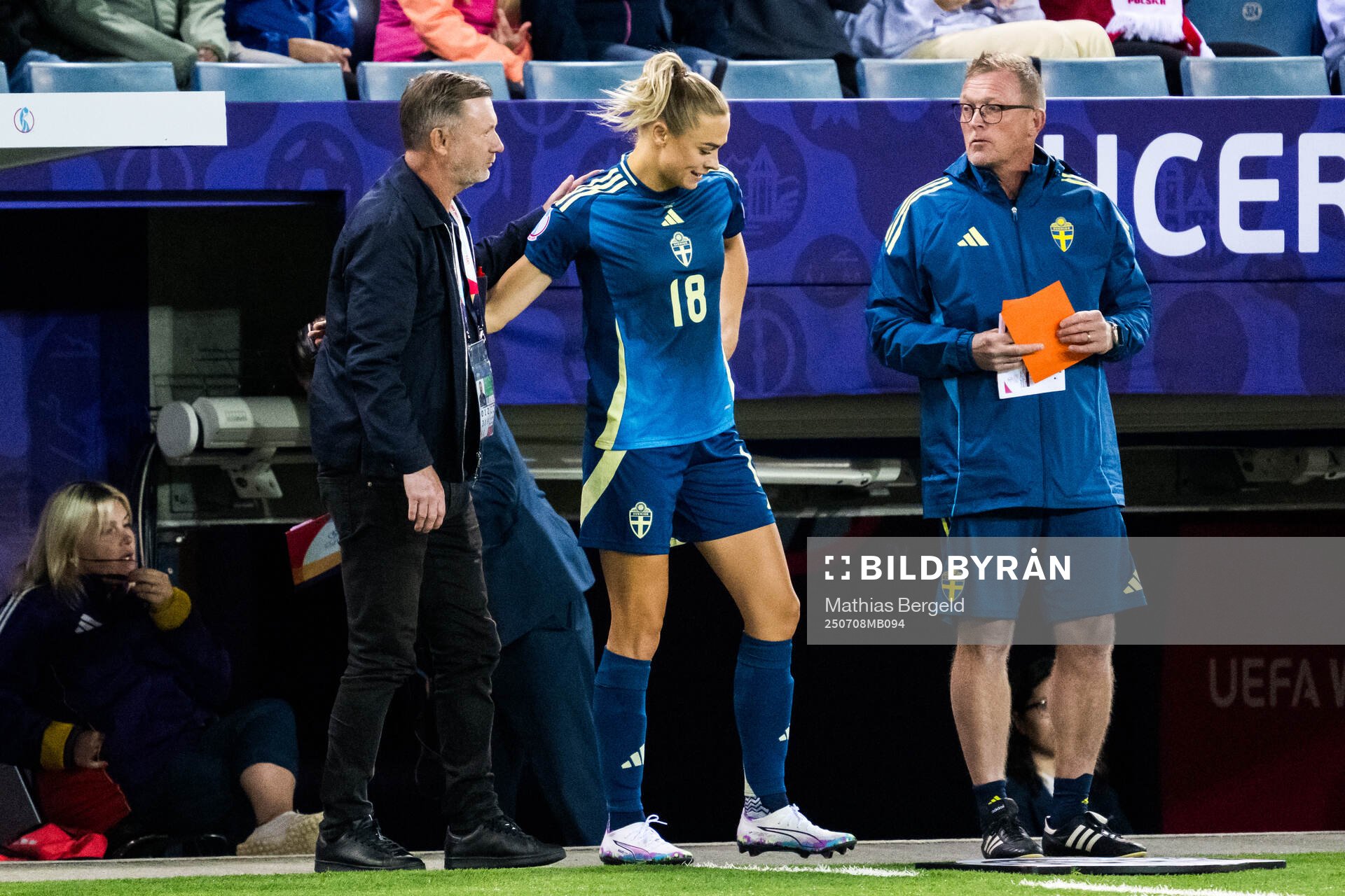 Head coach Peter Gerhardsson, Fridolina Rolfö and