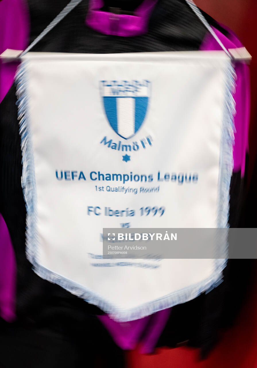 General view of the matchday pennant in the dressing room