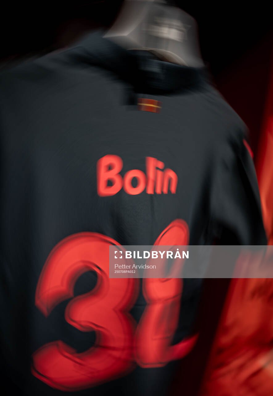 The kits of Hugo Bolin of Malmö FF in the dressing room