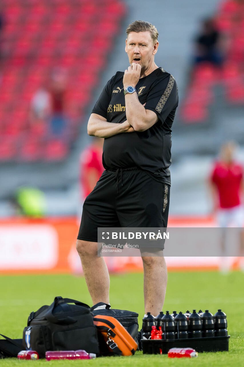 Assistant coach Peter Wettergren