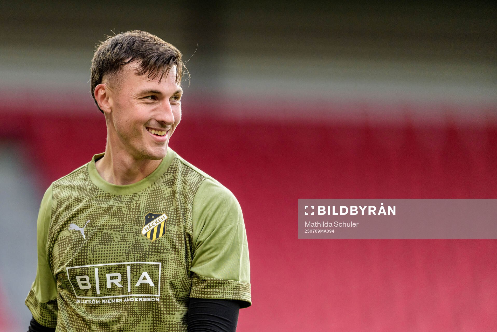 Goalkeeper Andreas Linde of Häcken