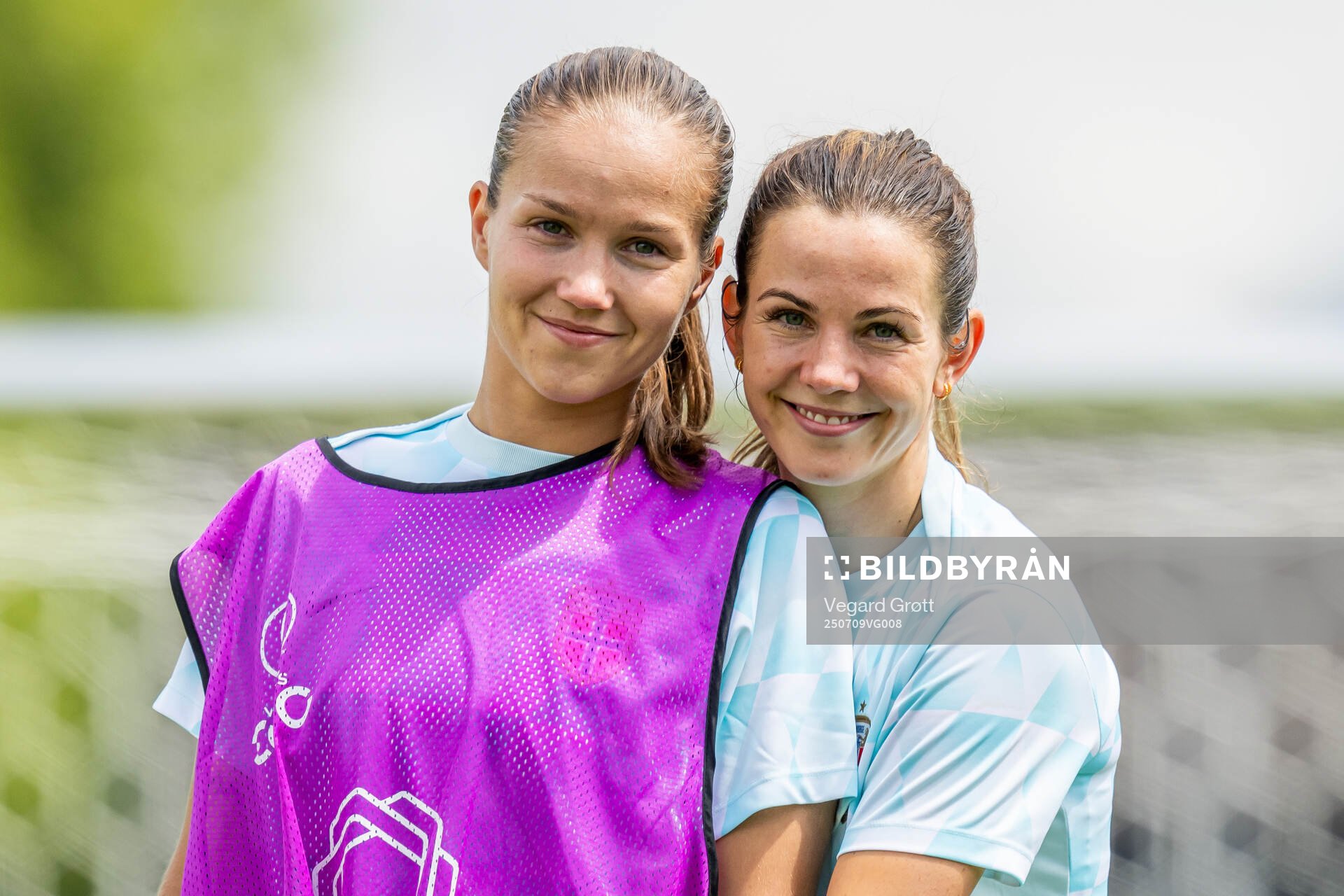 Guro Reiten and Tuva Hansen of the Norwegian women's