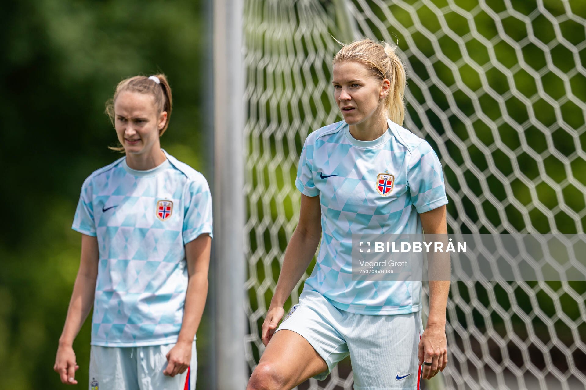 Caroline Graham Hansen and Ada Hegerberg of the Norwegian