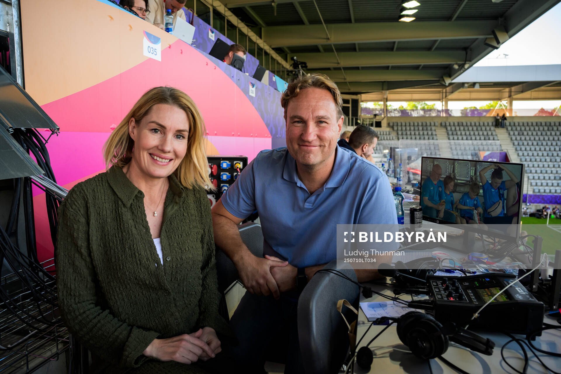 Swedish Public Television commentators Hanna Marklund and