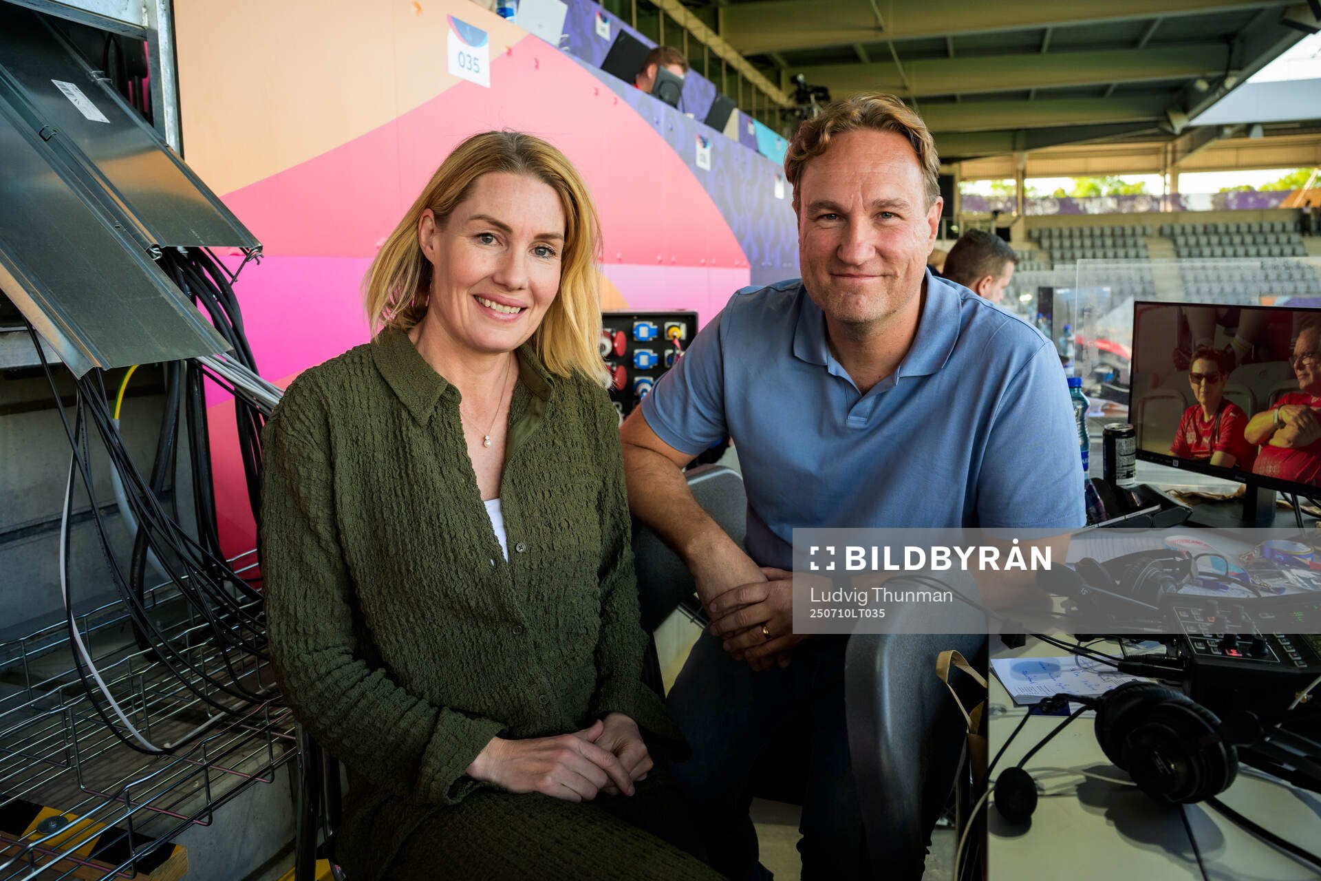 Swedish Public Television commentators Hanna Marklund and