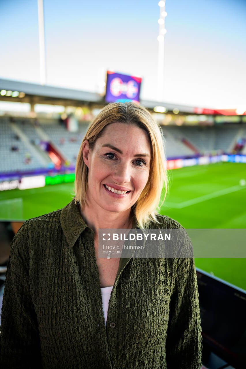 Swedish Public Television commentator Hanna Marklund pose