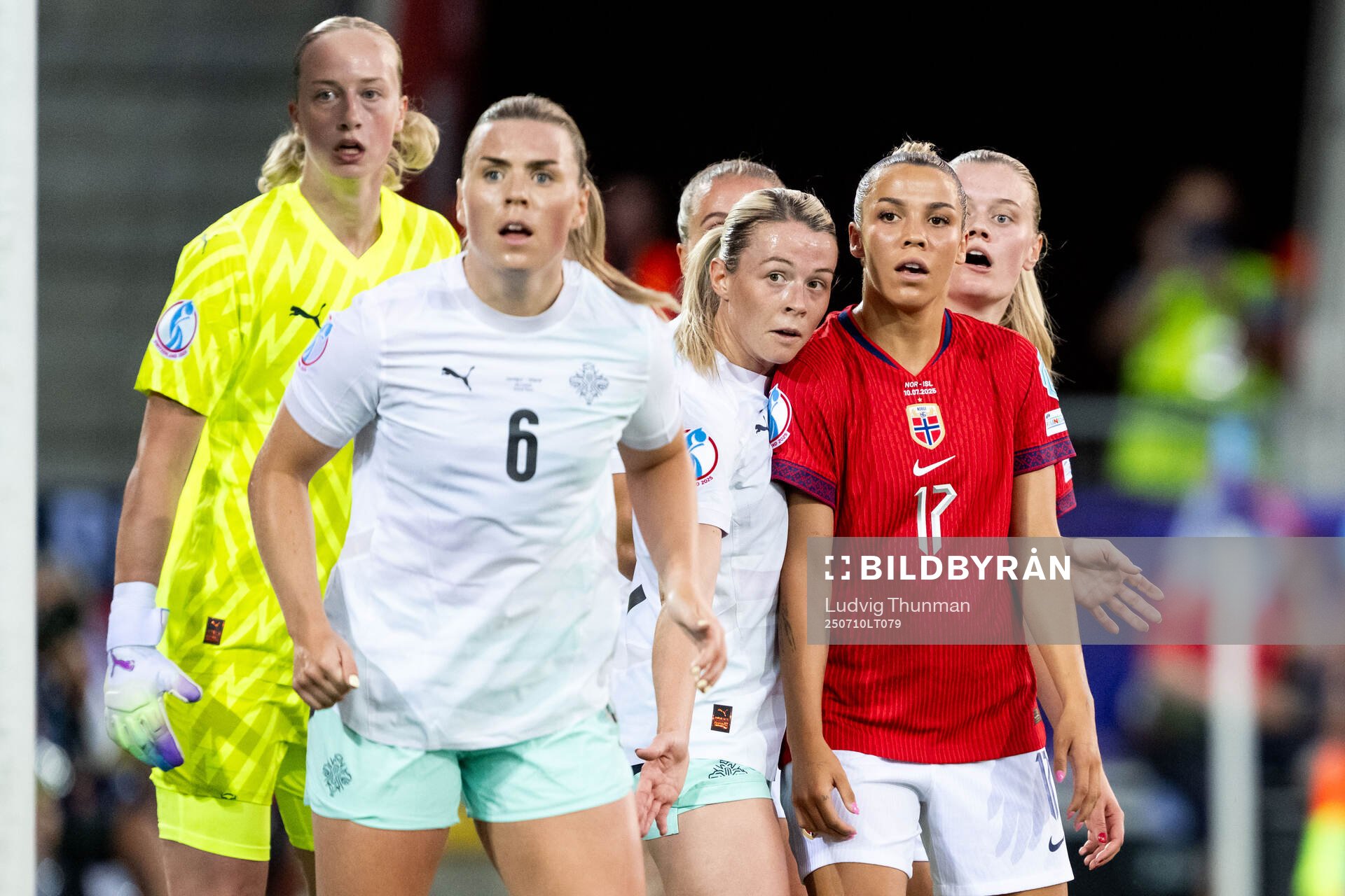 Ingibjörg Sigurdardottir and goalkeeper Cecilia Rán