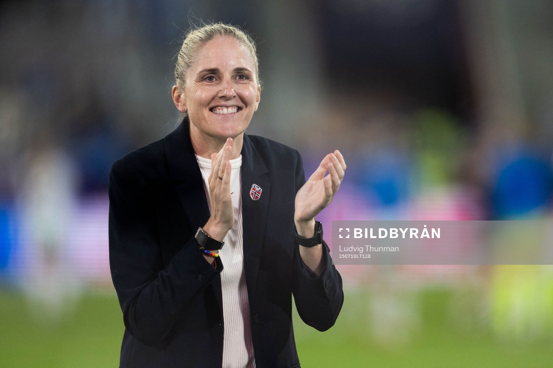 Head coach Gemma Grainger of Norway celebrates