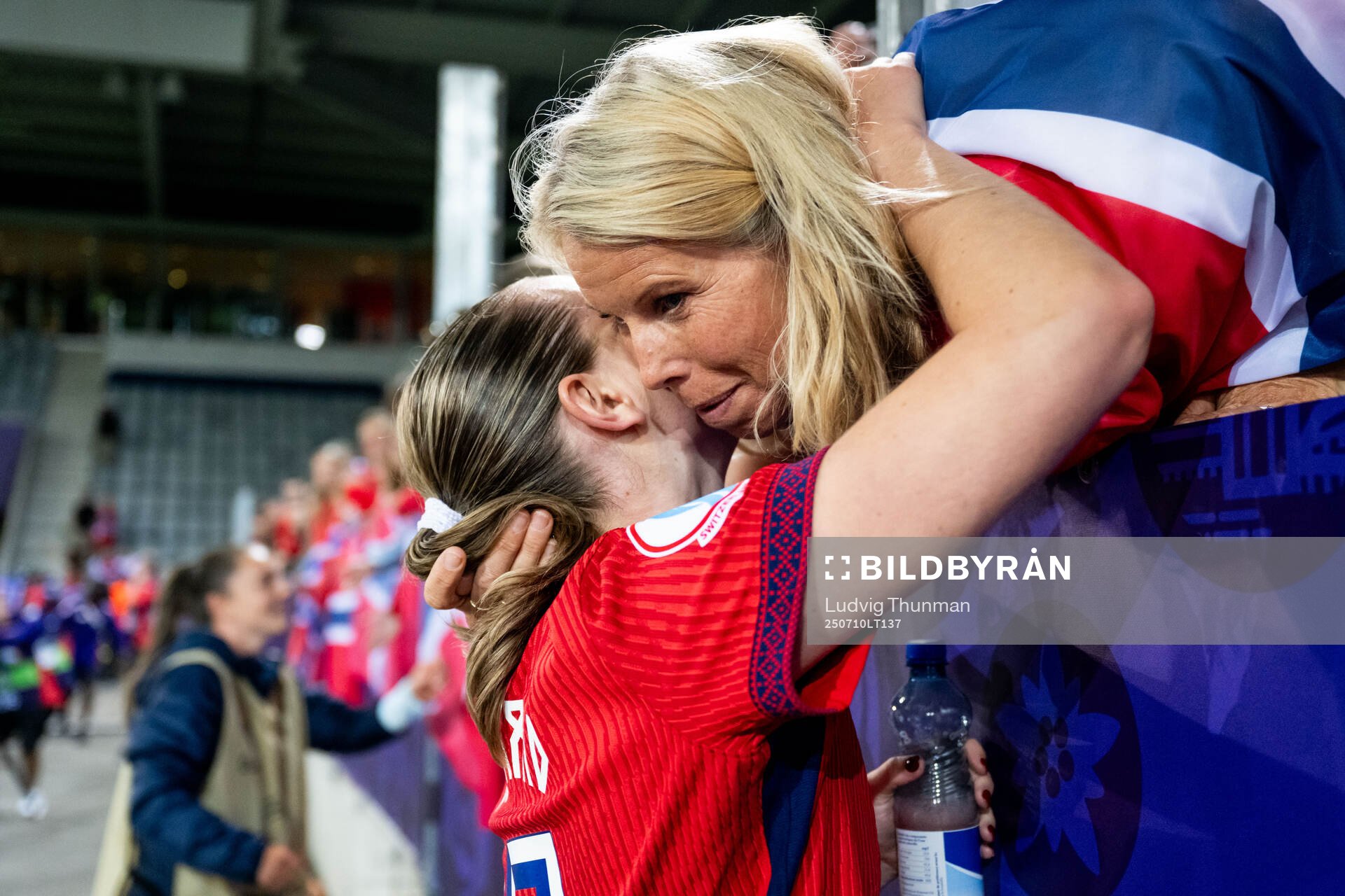 Elisabeth Terland of Norway with fans