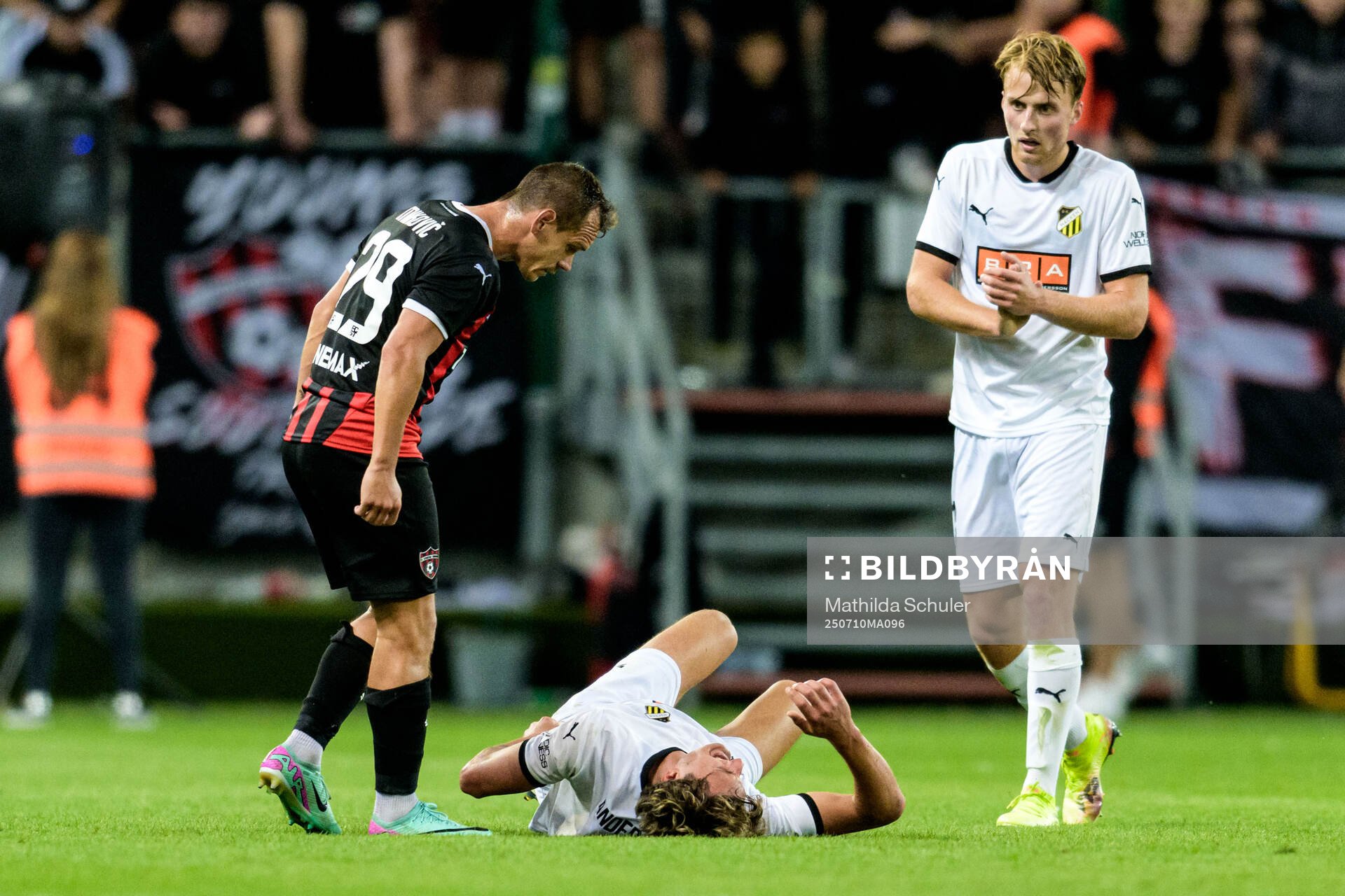 Sigge Jansson and Silas Andersen of Häcken against Martin