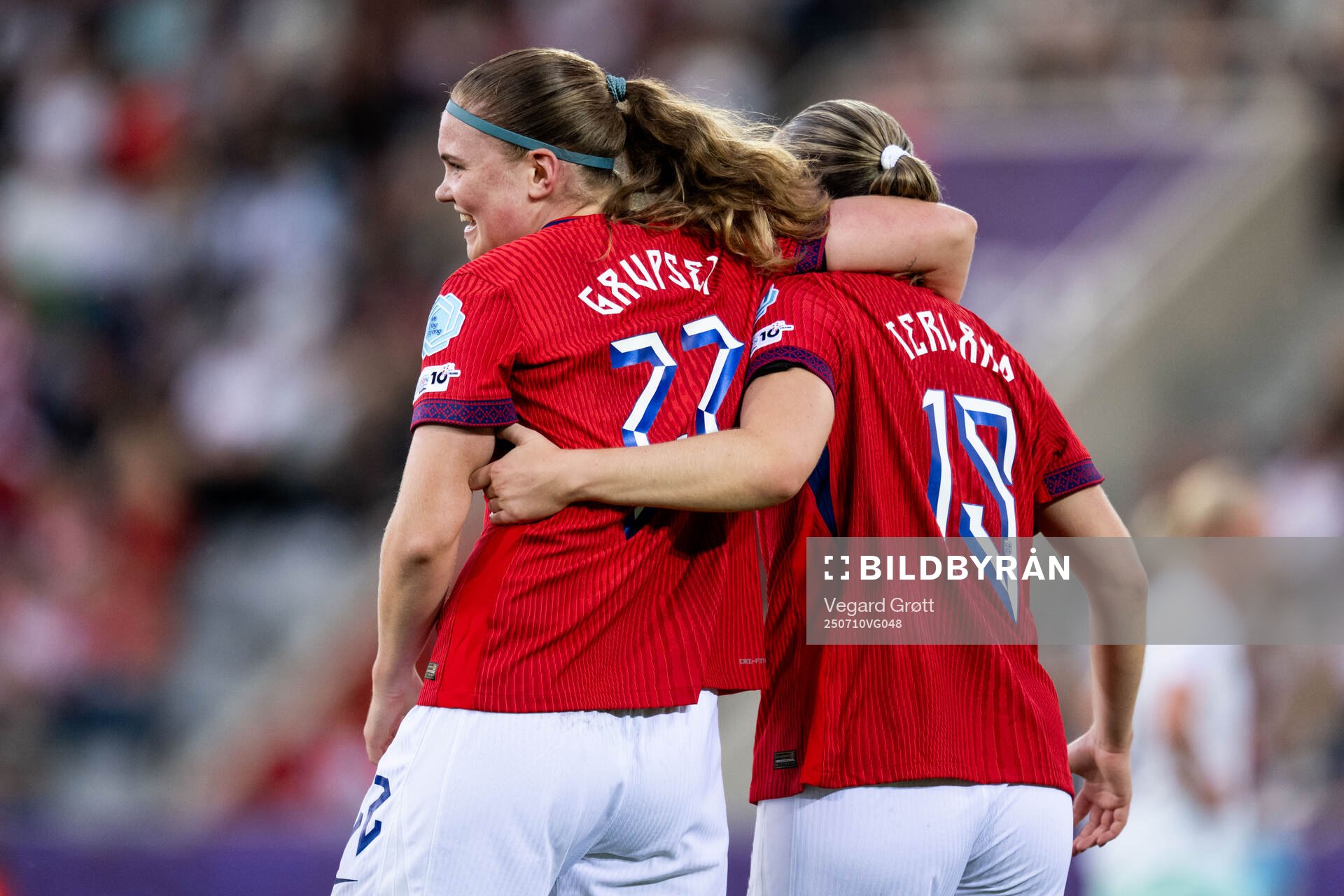 Signe Gaupset of Norway celebrates with Elisabeth Terland
