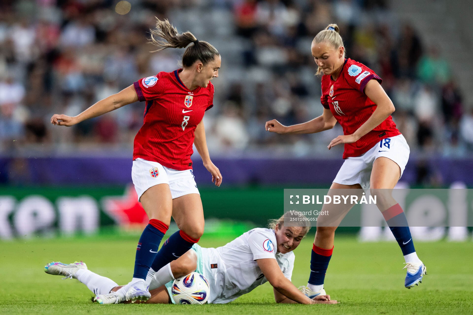 Vilde Bøe Risa and Frida Maanum of Norway against