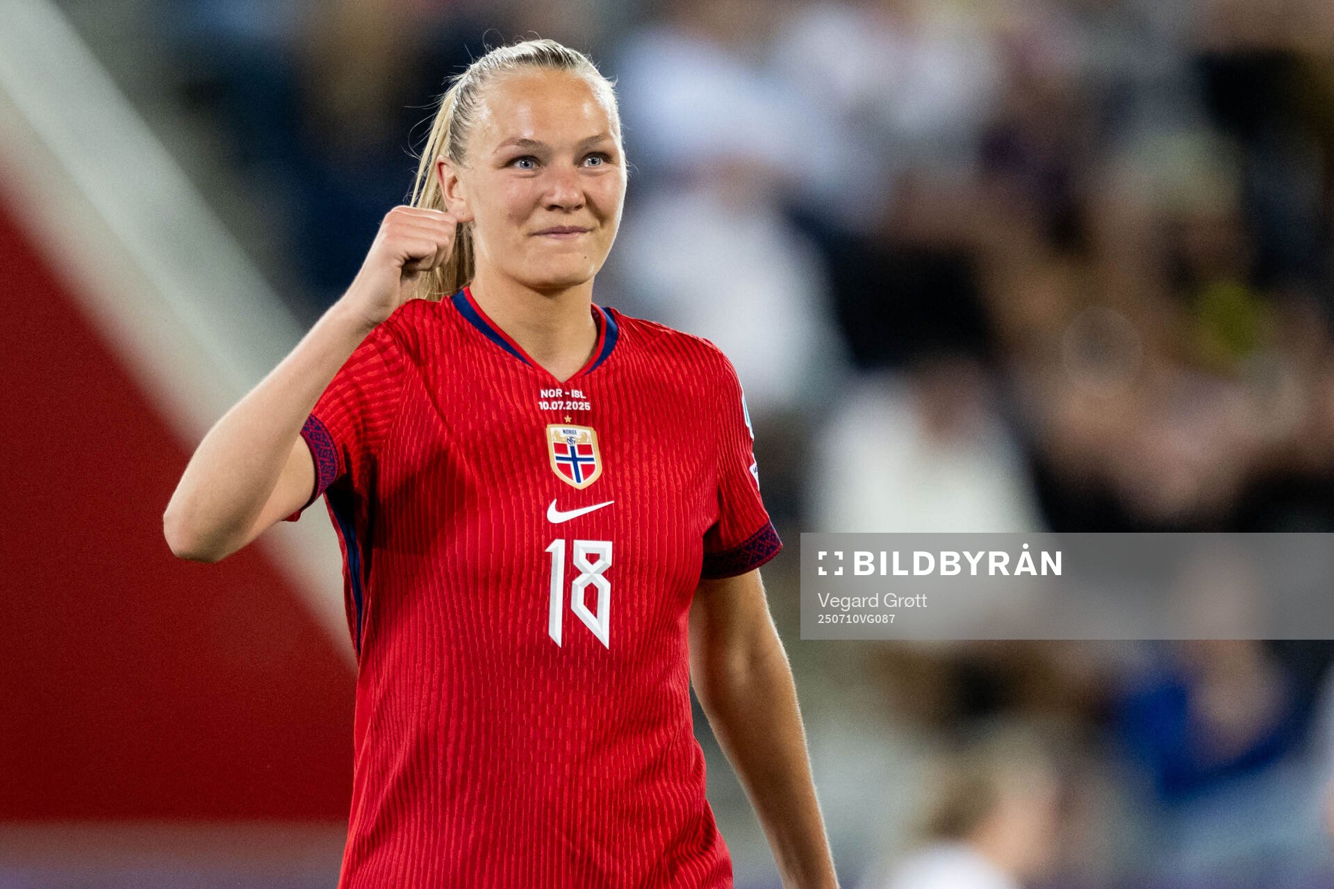 Frida Maanum of Norway celebrates
