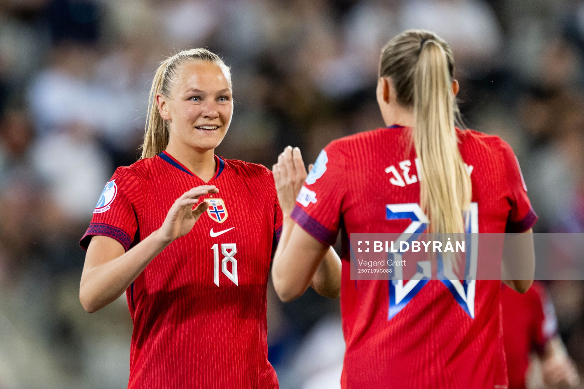 Frida Maanum of Norway celebrates with Synne Sofie Kinden