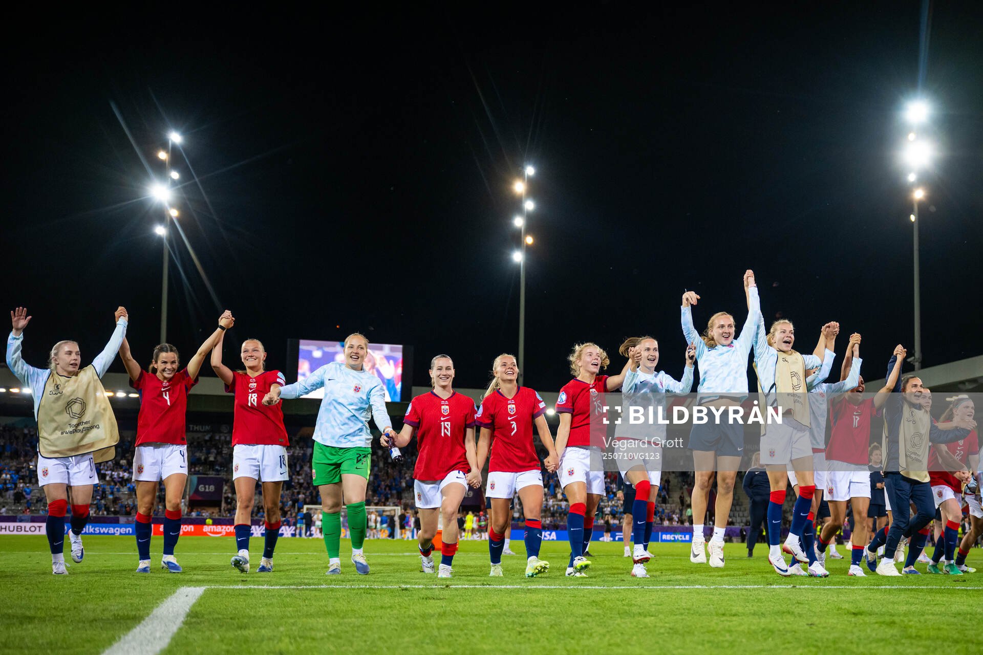 Tuva Hansen, Frida Maanum, goalkeeper Aurora Mikalsen,
