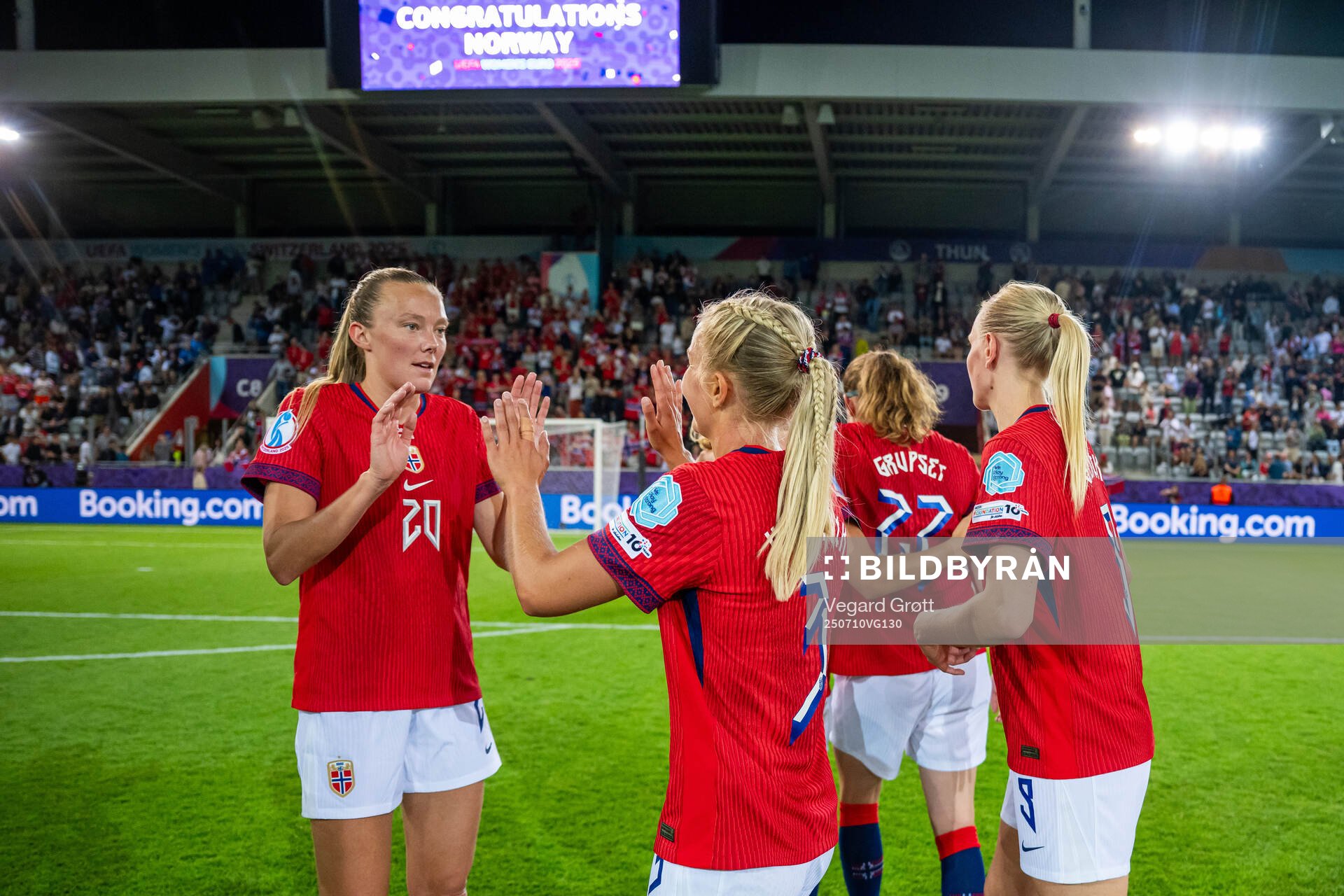 Synne Sofie Kinden Jensen and Emilie Woldvik of Norway