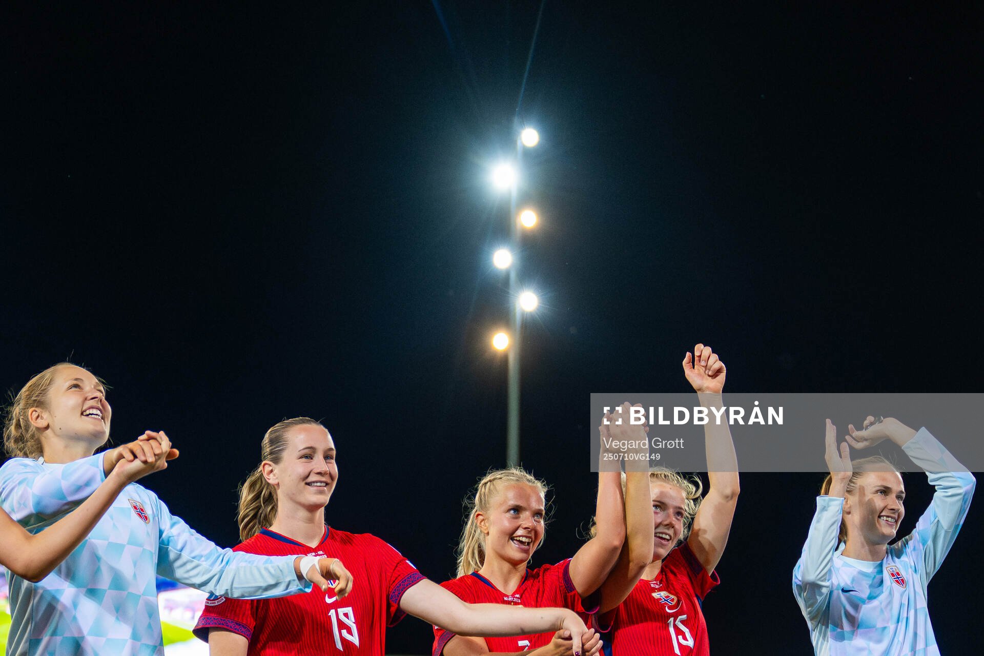 Goalkeeper Aurora Mikalsen, Elisabeth Terland, Emilie