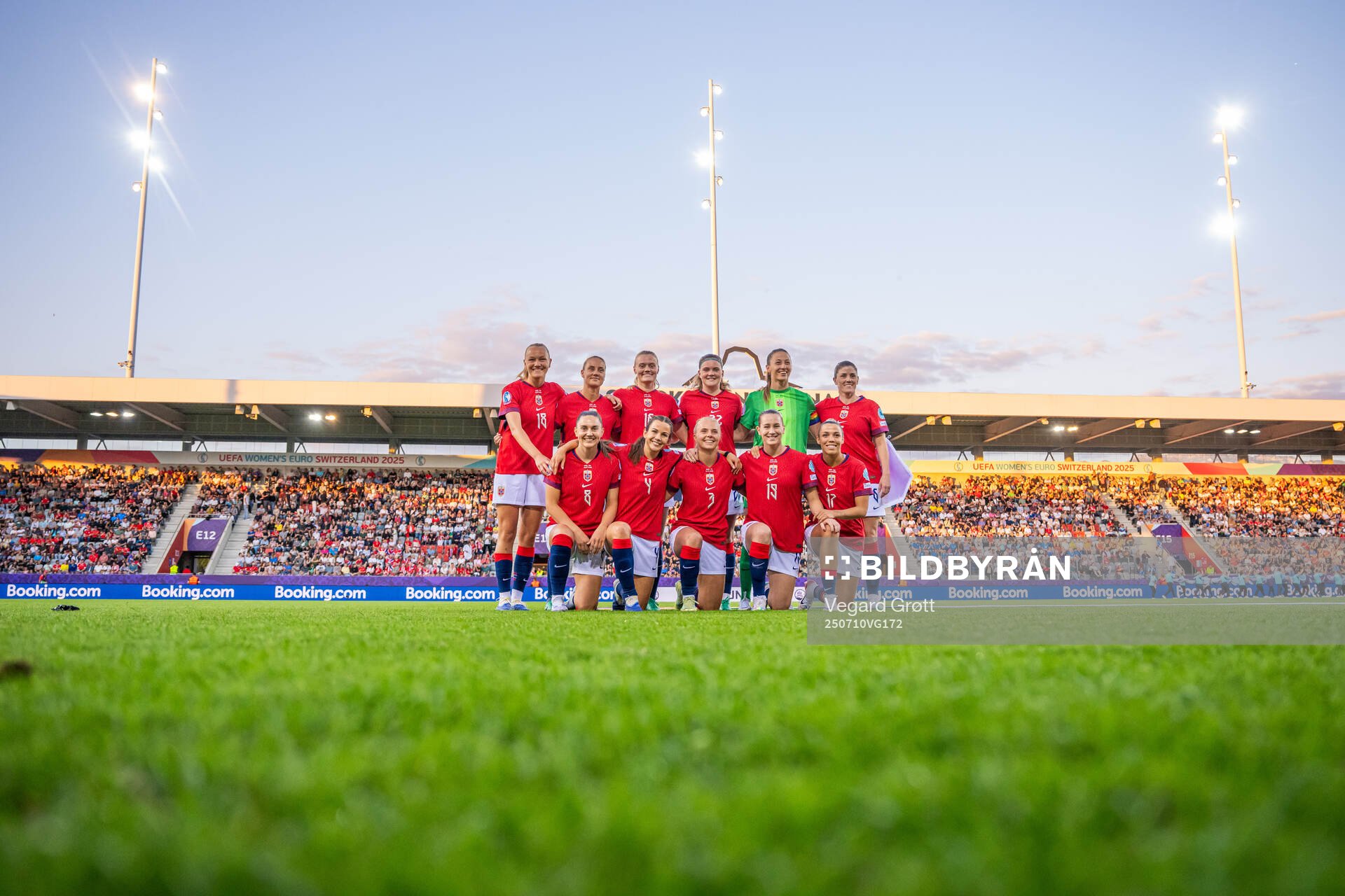 The starting eleven of Norway pose for a team photo