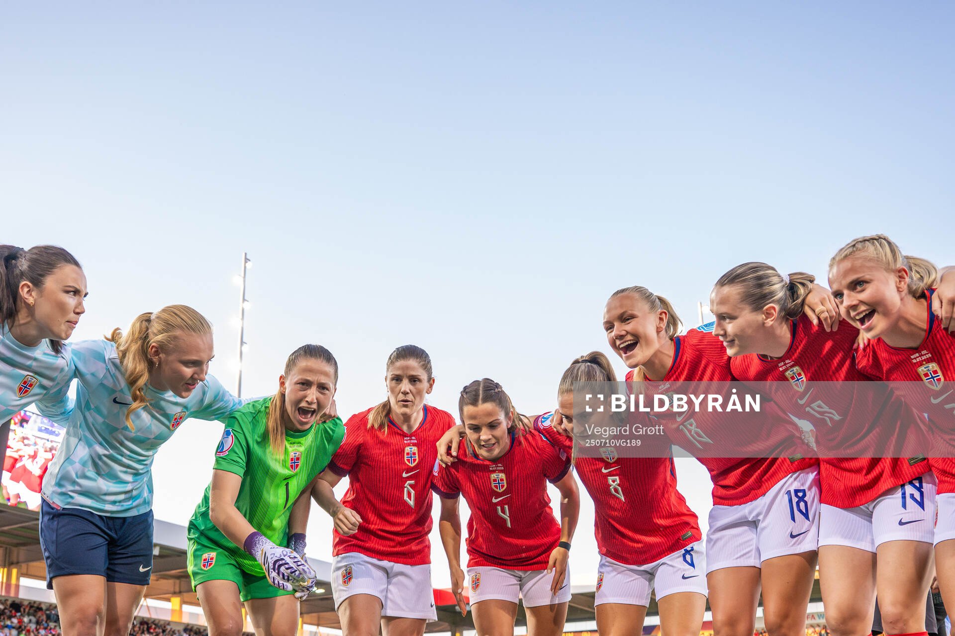 Goalkeeper Sunniva Skoglund, goalkeeper Cecilie
