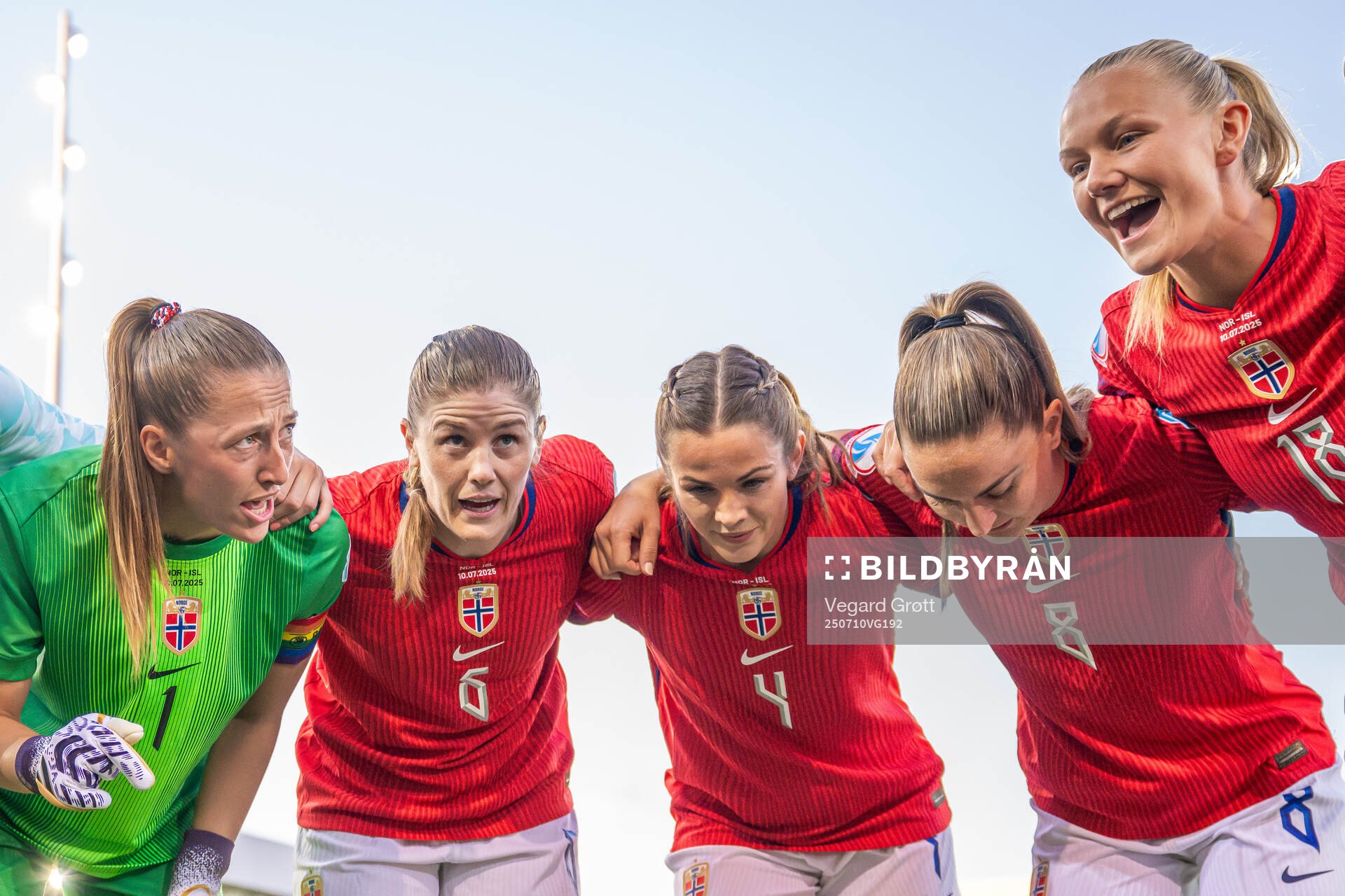 Goalkeeper Cecilie Fiskerstrand, Maren Mjelde, Tuva Hansen,