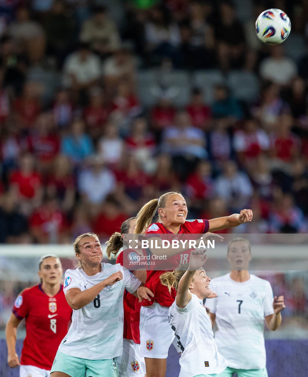 Alexandra Johannsdottir of Iceland and Frida Maanum of