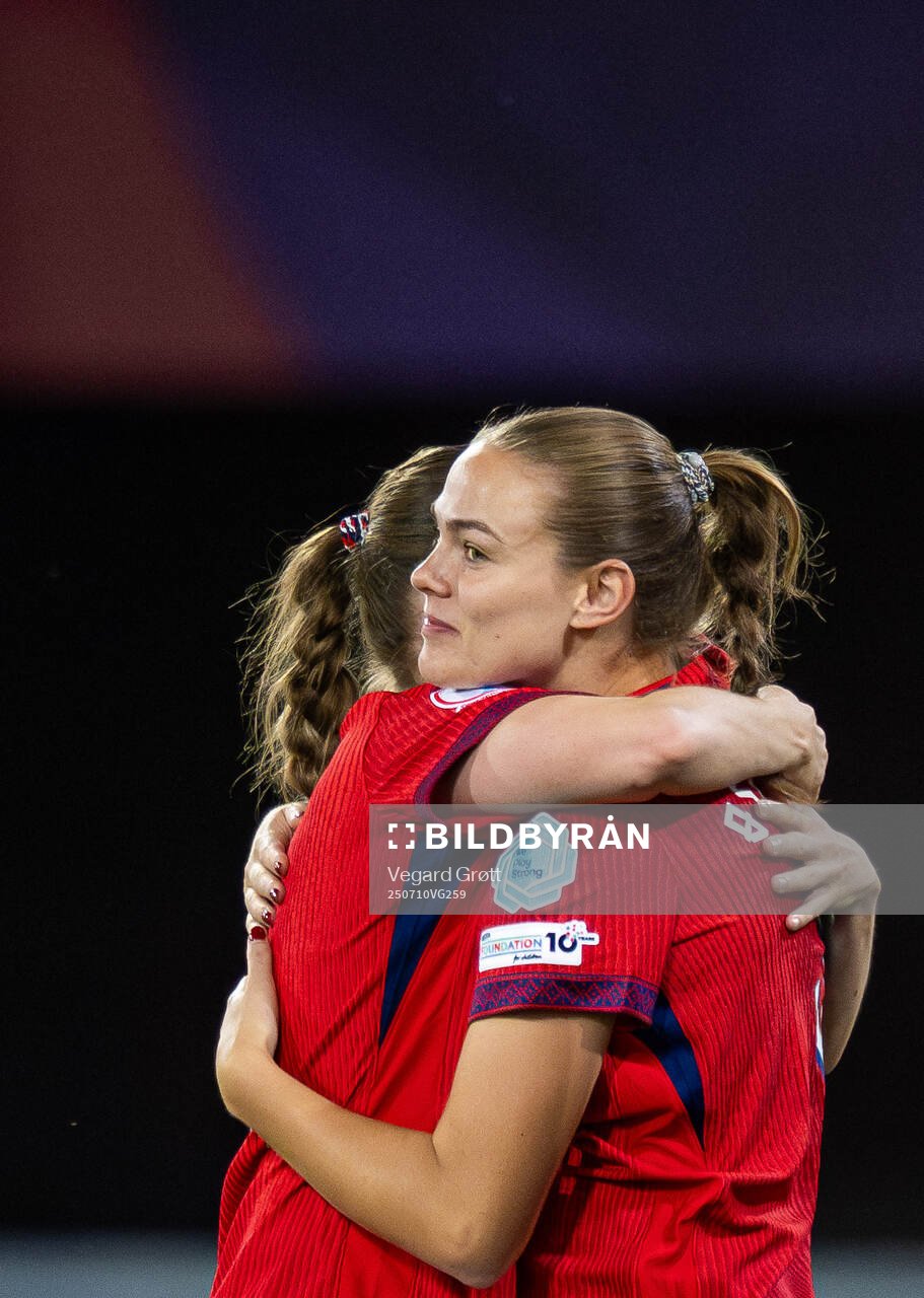 Maren Mjelde of Norway is substituted with Marthine