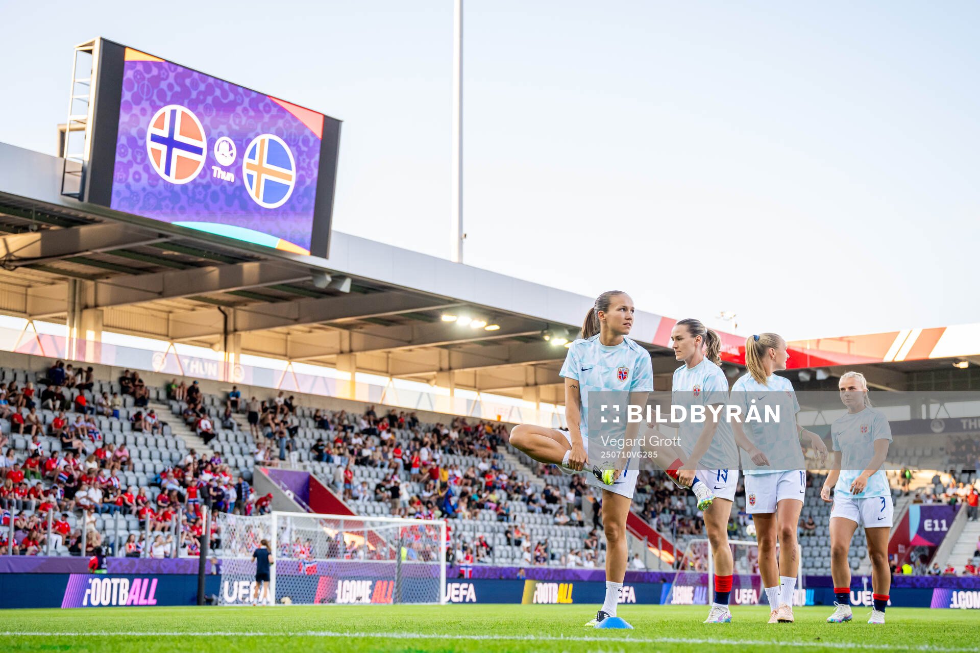 Guro Reiten and Elisabeth Terland of Norway warm up