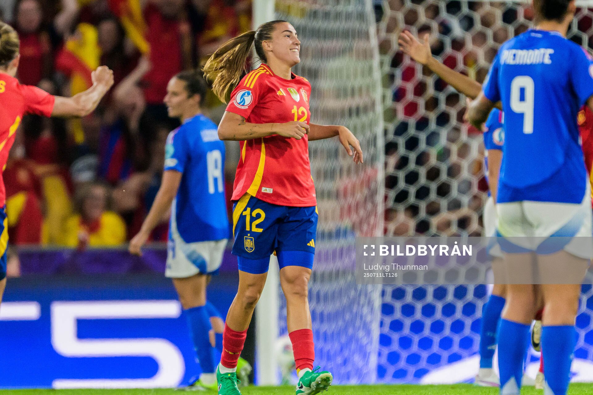 Patri Guijarro of Spain celebrates