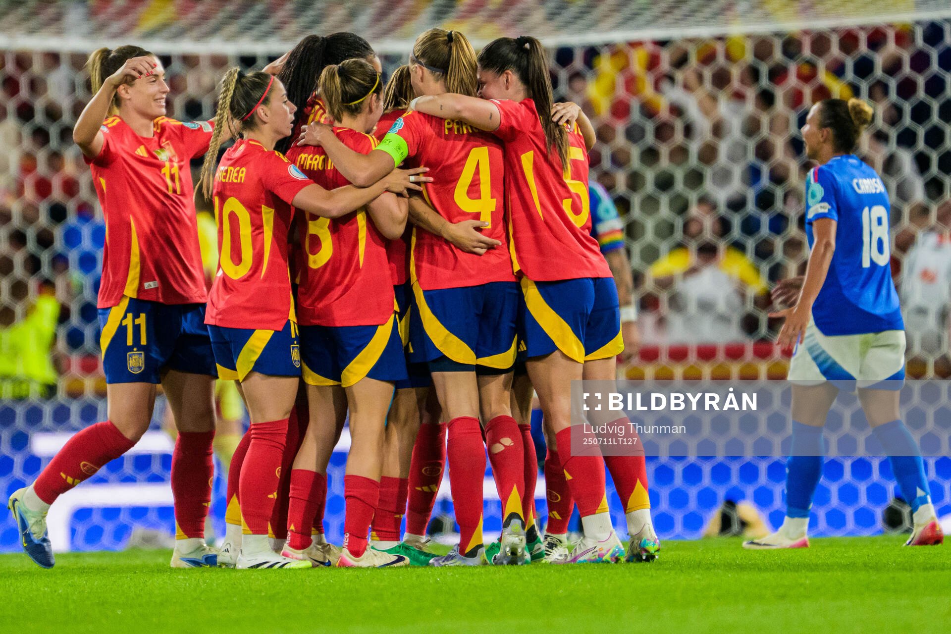 Players of Spain celebrates
