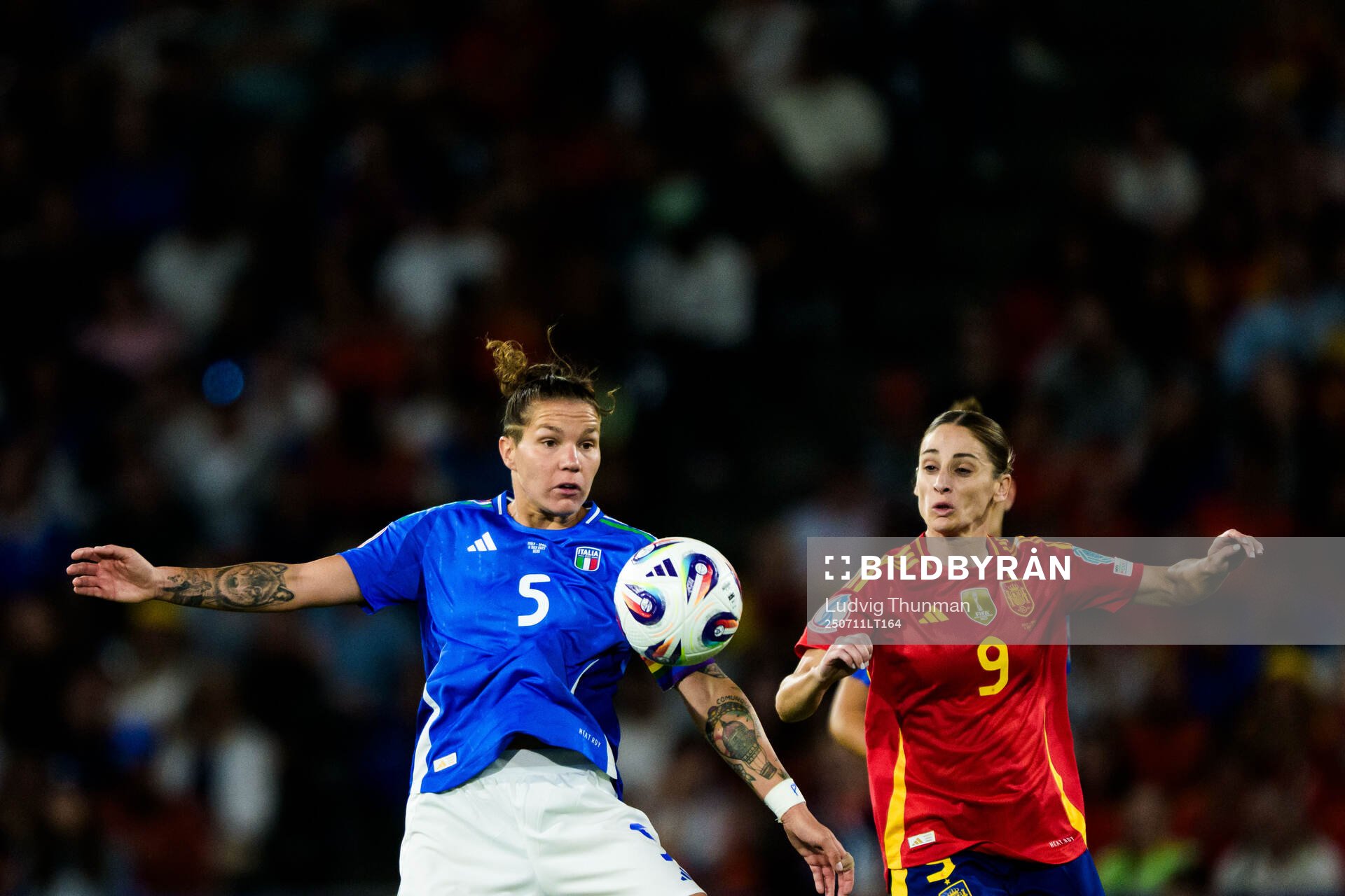 Elena Linari of Italy and Esther Gonzalez of Spain