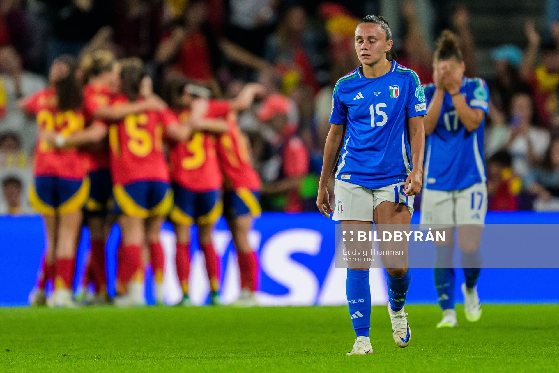 Annamaria Serturini and Lisa Boattin of Italy looks dejected