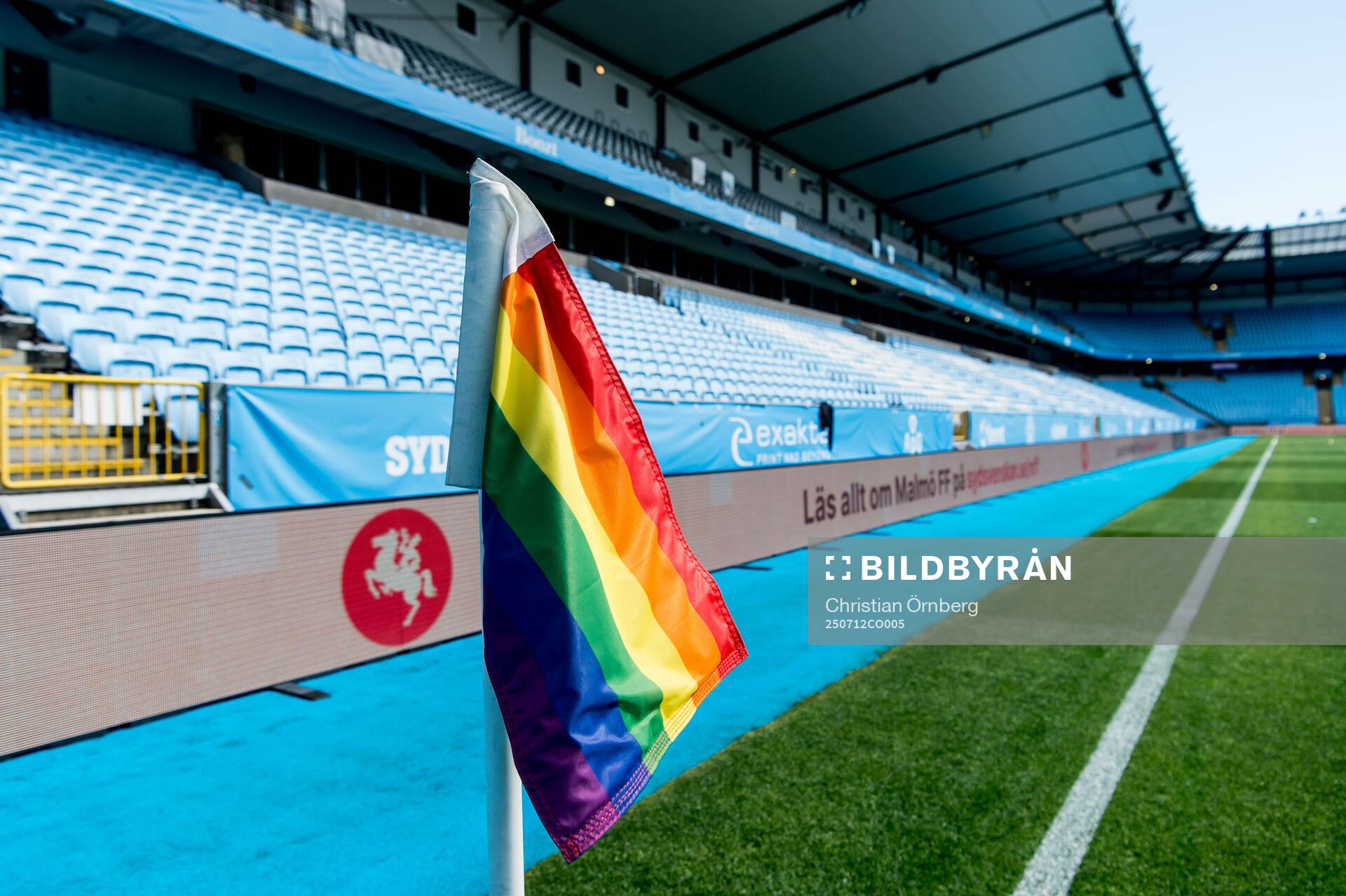 Regnbågsfärgad hörnflagga