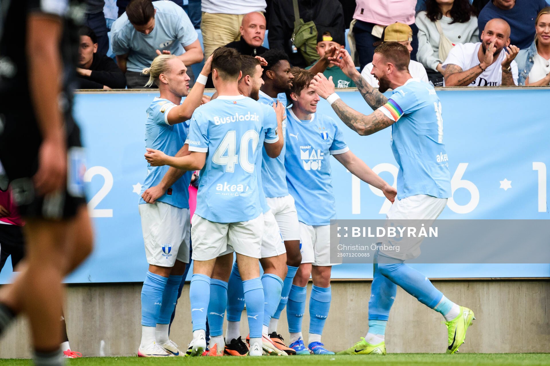 Malmö FFs Emmanuel Ekong jublar