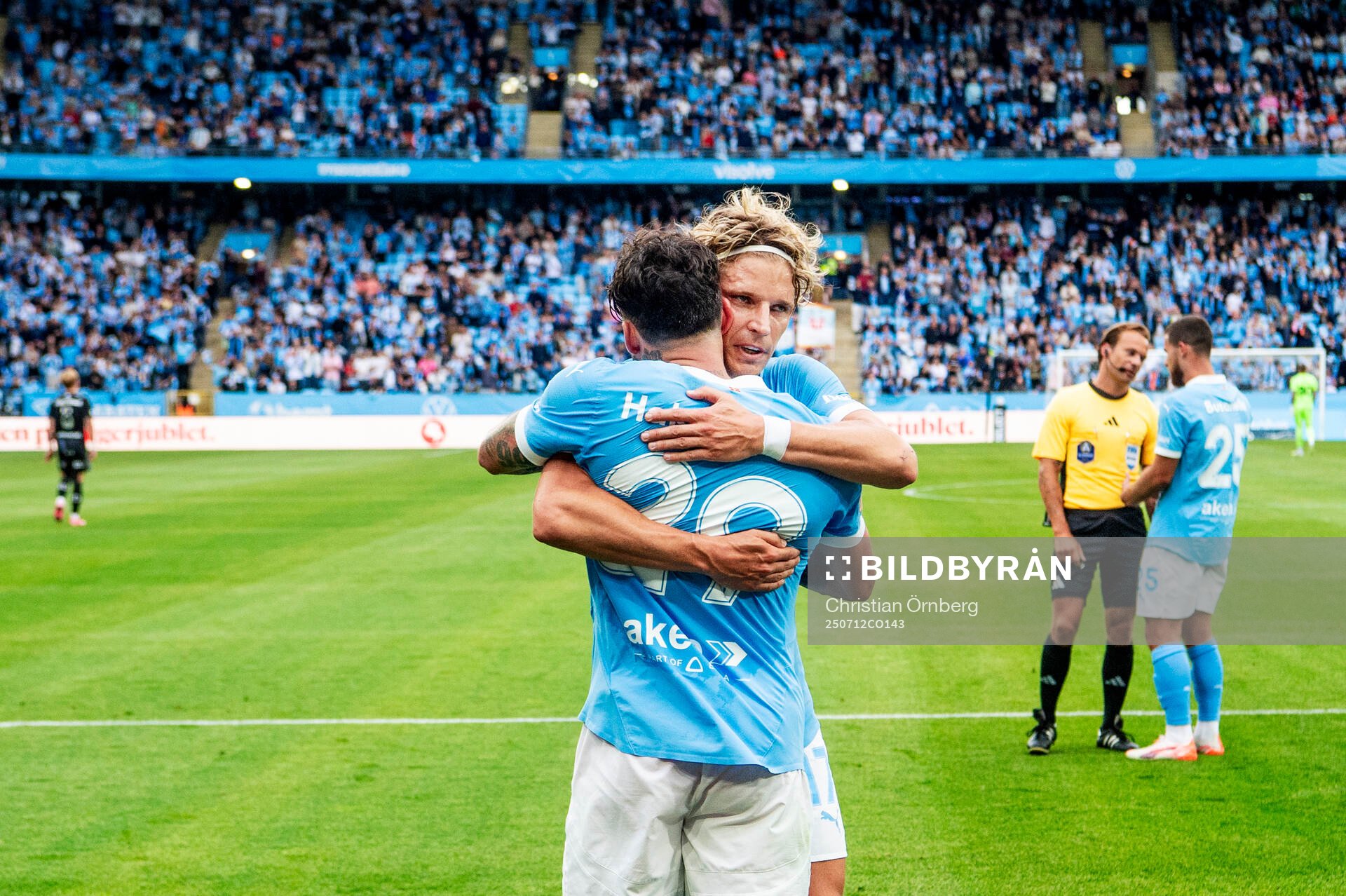 Malmö FFs Sead Haksabanovic och Jens Stryger Larsen jublar